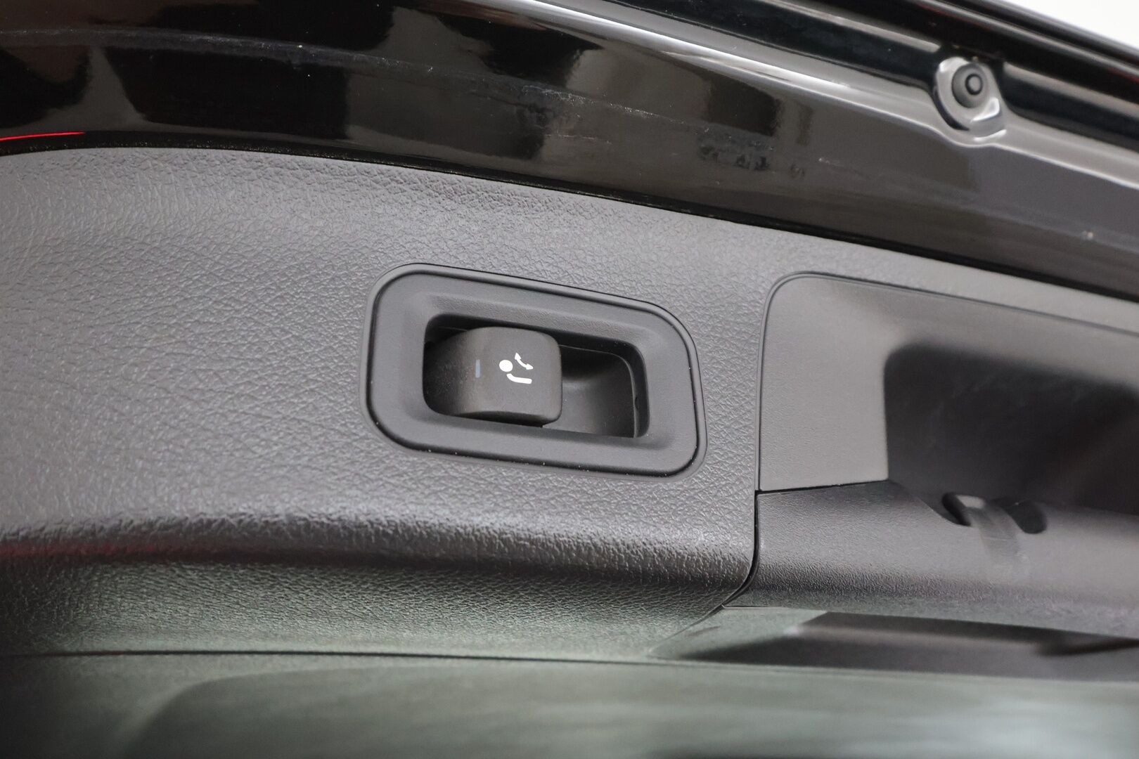Mercedes-Benz EQA 2023 250 Business - | ILP | Muistipenkit | Koukku | Panorama | Widescreen | Ambient | Sporttipenkit | Puolinahat | P.kamera | 