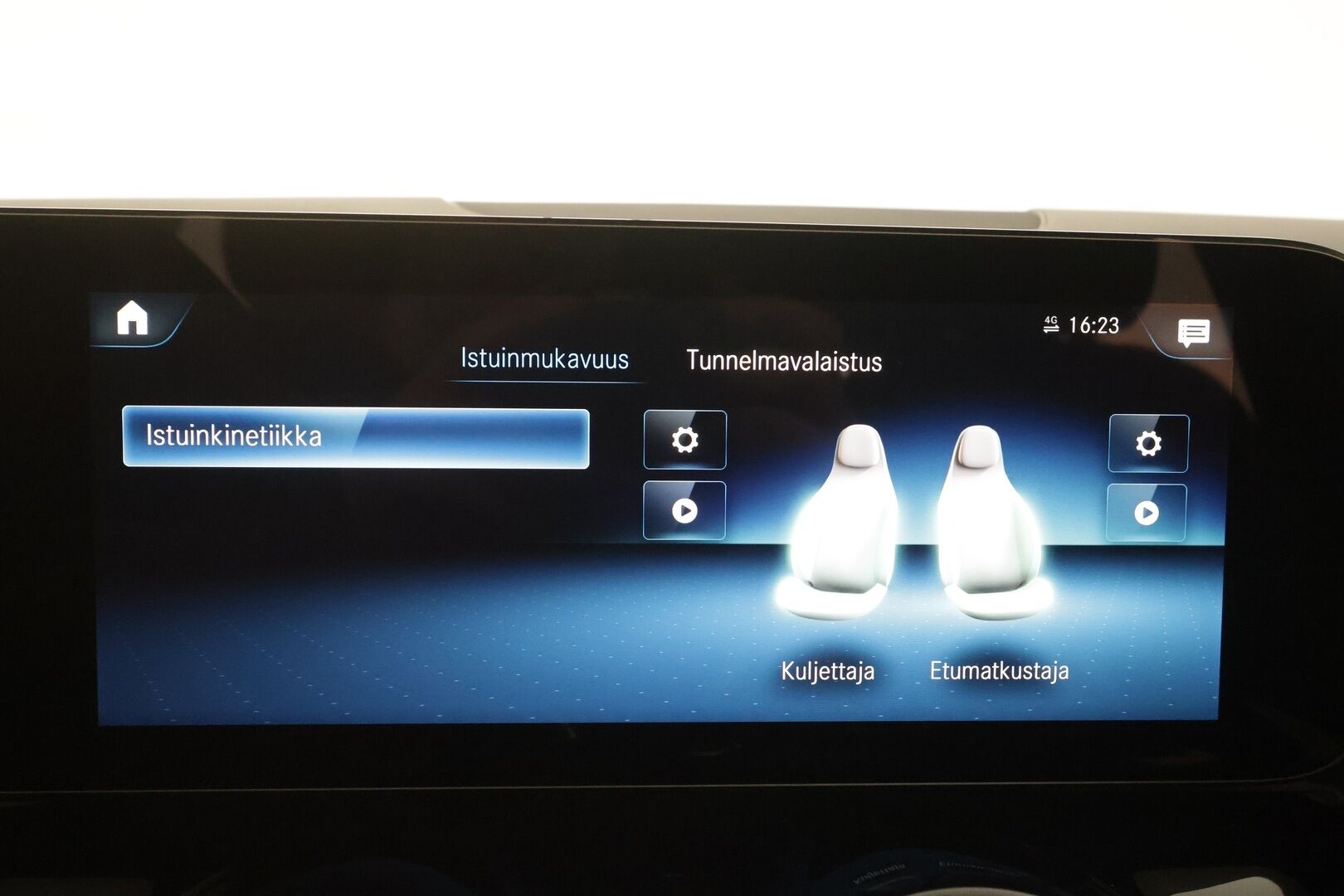Mercedes-Benz EQA 2023 250 Business - | ILP | Muistipenkit | Koukku | Panorama | Widescreen | Ambient | Sporttipenkit | Puolinahat | P.kamera | 