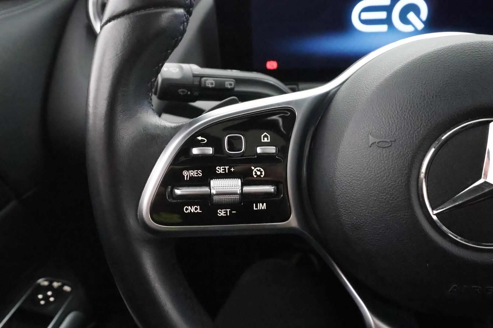 Mercedes-Benz EQA 2023 250 Business - | ILP | Muistipenkit | Koukku | Panorama | Widescreen | Ambient | Sporttipenkit | Puolinahat | P.kamera | 