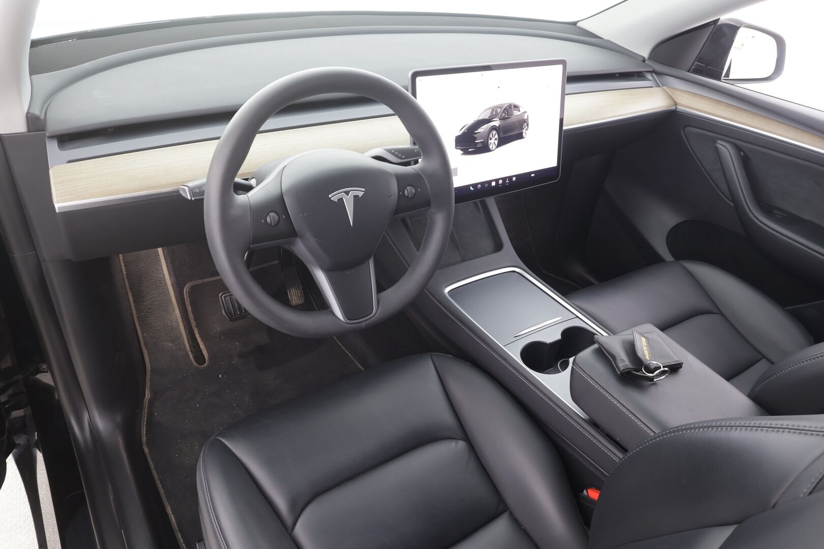 Tesla Model Y 2023 Long Range - | ACC | ILP | Koukku | Matrix | Ryzen | Premium audio | Lasikatto | Nahkasisusta | Muistipenkki | Autosteer | 1-om suomiauto | 2x renkaat aluin | 