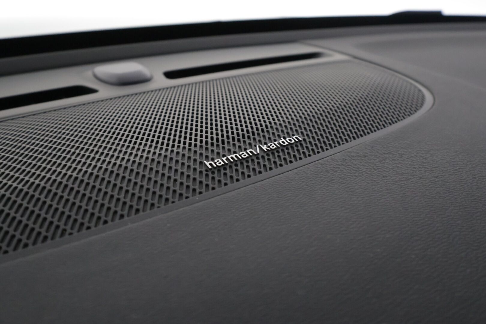 Volvo C40 2023 Recharge Twin Ultimate aut - | ACC | ILP | Koukku | Pixel-LED | Harman/Kardon | Lasikatto | Muistipenkki | Nahka-alcantara | BLIS | Pilot Assist | 2x renkaat aluin |