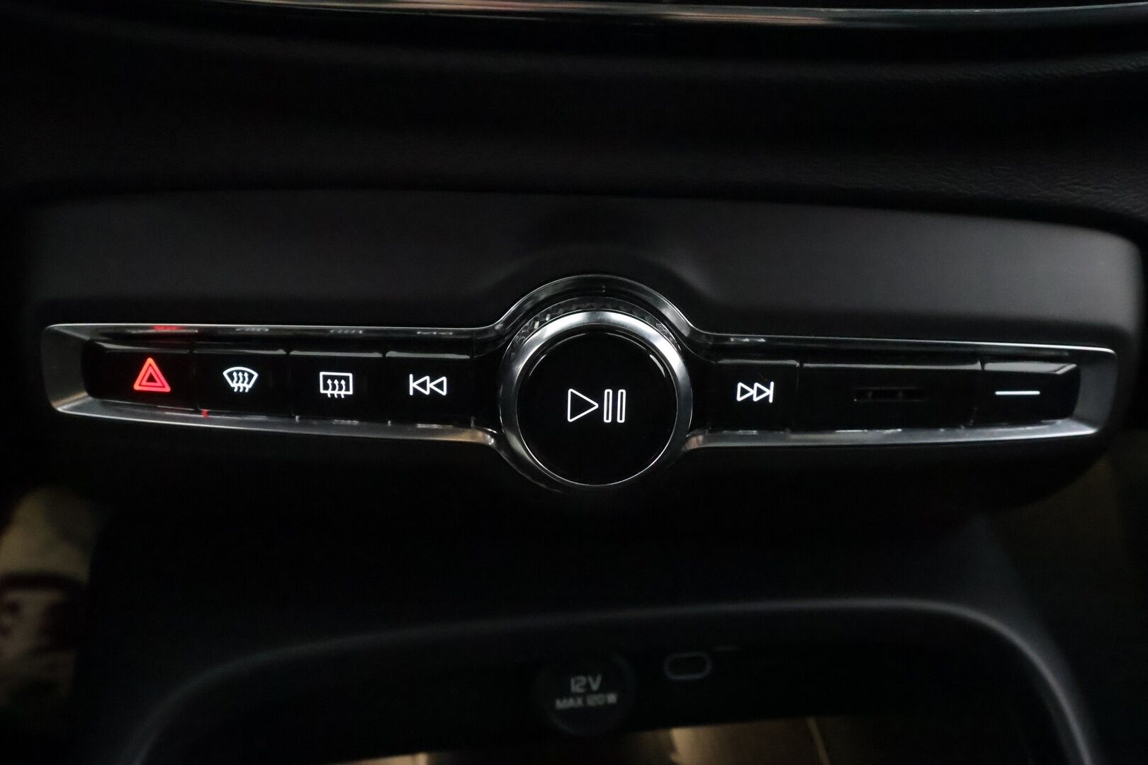 Volvo C40 2023 Recharge Twin Ultimate aut - | ACC | ILP | Koukku | Pixel-LED | Harman/Kardon | Lasikatto | Muistipenkki | Nahka-alcantara | BLIS | Pilot Assist | 2x renkaat aluin |