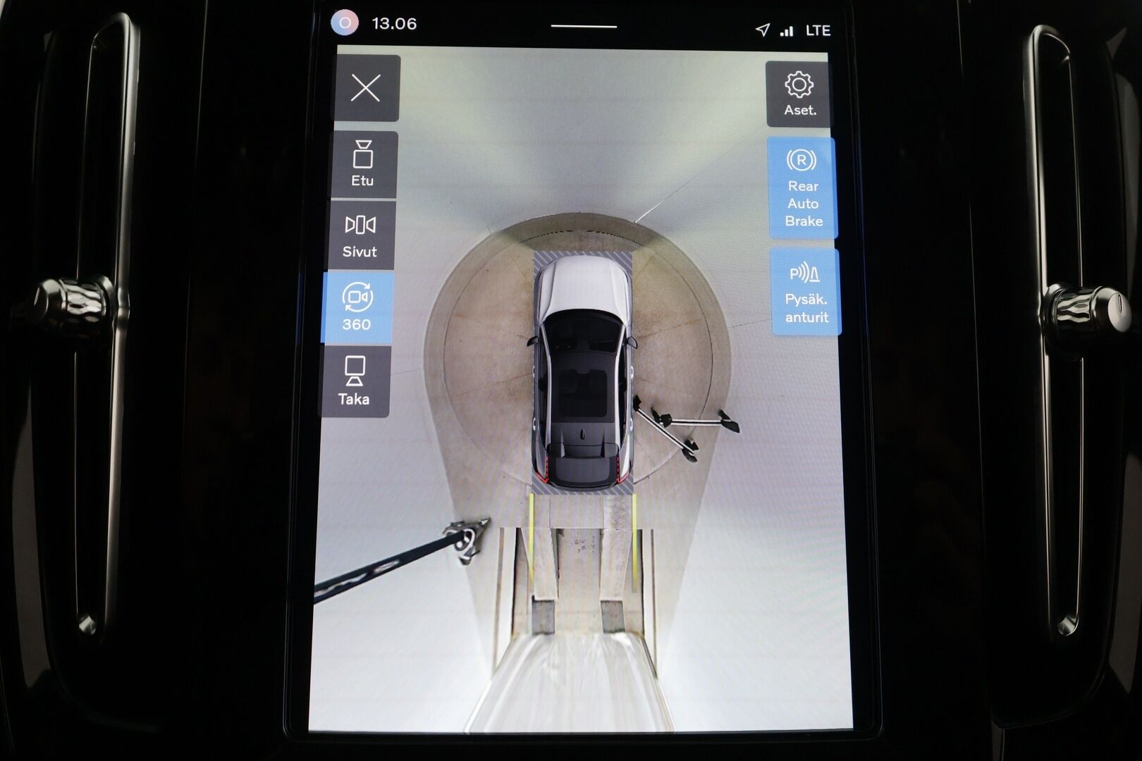 Volvo C40 2023 Recharge Twin Ultimate aut - | ACC | ILP | Koukku | Pixel-LED | Harman/Kardon | Lasikatto | Muistipenkki | Nahka-alcantara | BLIS | Pilot Assist | 2x renkaat aluin |