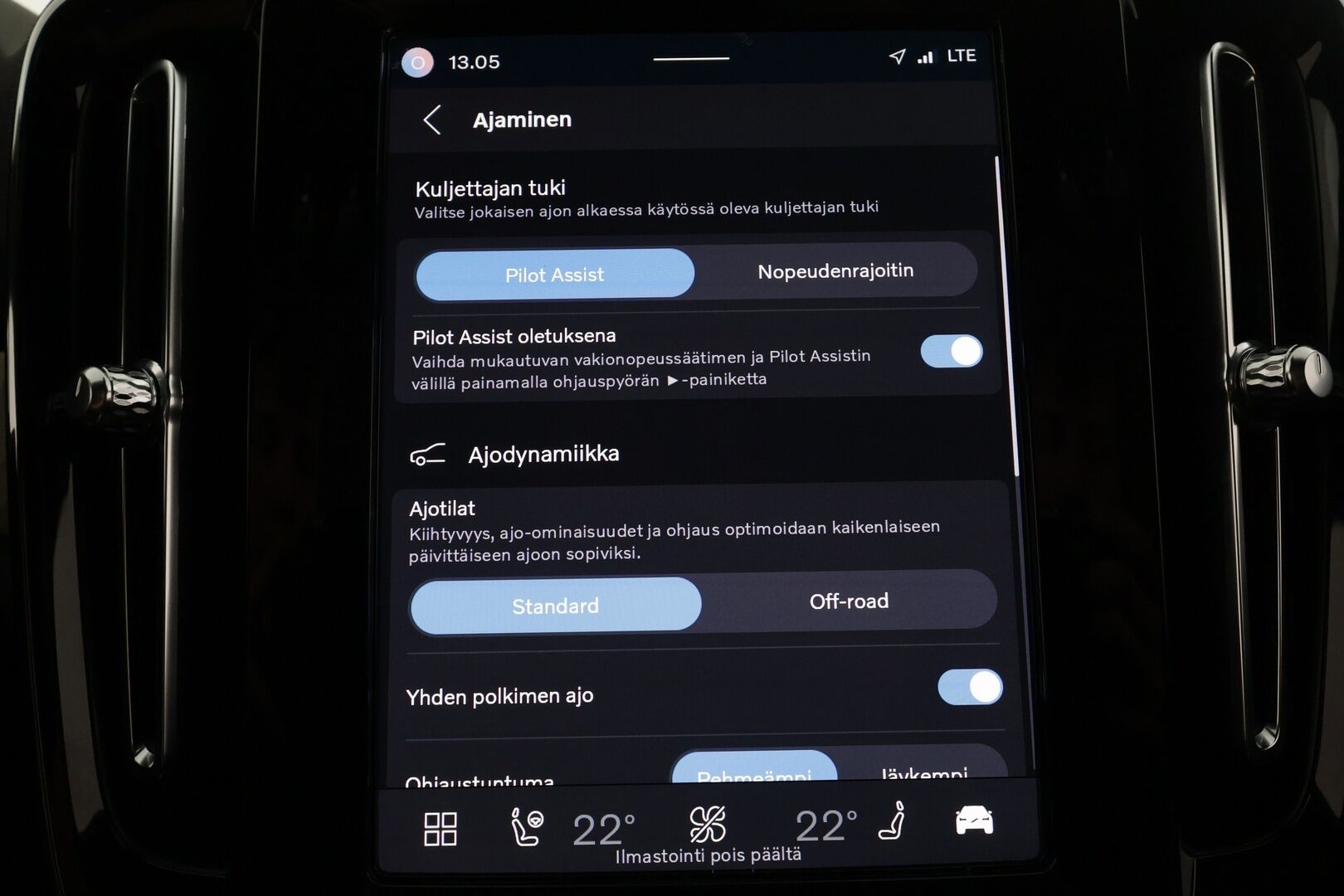 Volvo C40 2023 Recharge Twin Ultimate aut - | ACC | ILP | Koukku | Pixel-LED | Harman/Kardon | Lasikatto | Muistipenkki | Nahka-alcantara | BLIS | Pilot Assist | 2x renkaat aluin |