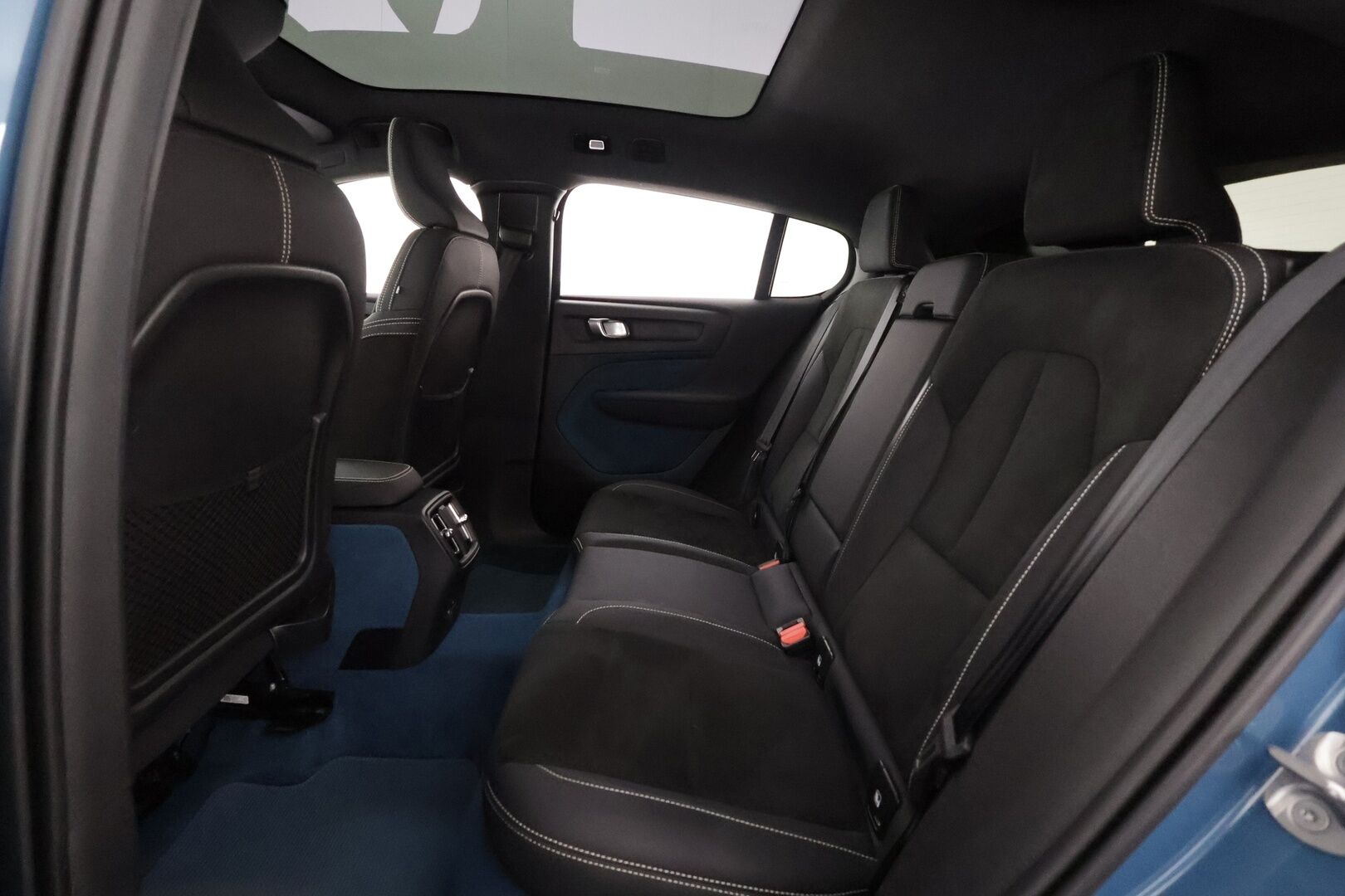Volvo C40 2023 Recharge Twin Ultimate aut - | ACC | ILP | Koukku | Pixel-LED | Harman/Kardon | Lasikatto | Muistipenkki | Nahka-alcantara | BLIS | Pilot Assist | 2x renkaat aluin |