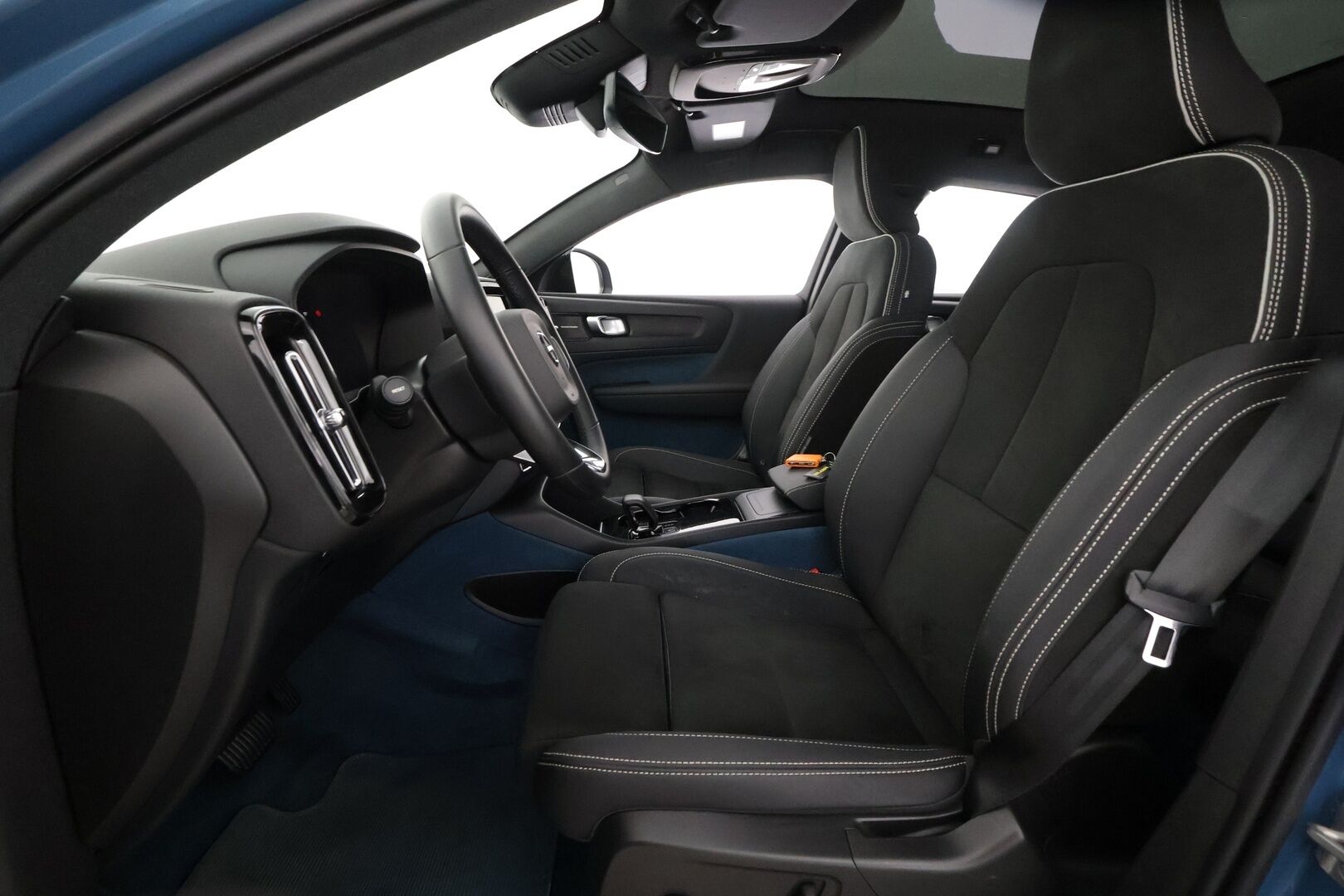 Volvo C40 2023 Recharge Twin Ultimate aut - | ACC | ILP | Koukku | Pixel-LED | Harman/Kardon | Lasikatto | Muistipenkki | Nahka-alcantara | BLIS | Pilot Assist | 2x renkaat aluin |