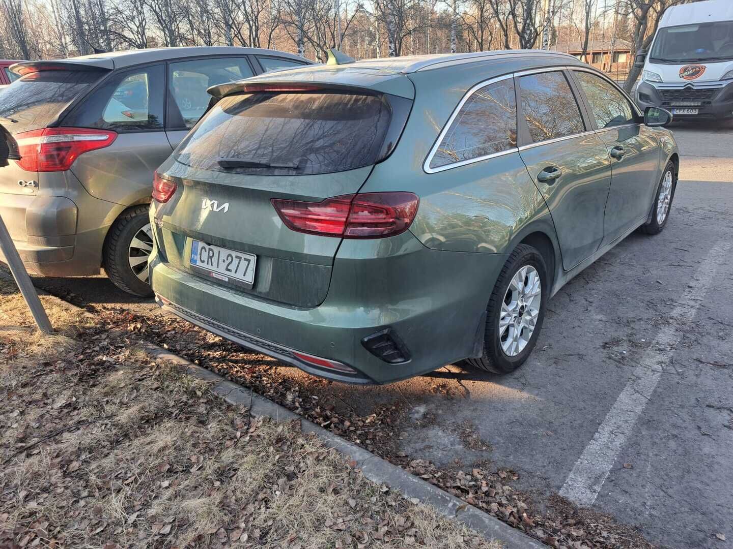 Kia Ceed 2023 1,0 T-GDI Mild-Hybrid 120hv EX SW DCT - | 1-Om Suomi-auto merkkiliikkeen huoltohistorialla | Lohko | P.kamera | Keyless | Carplay&Android | Ratinlämmitin | Tulossa myyntiin! |