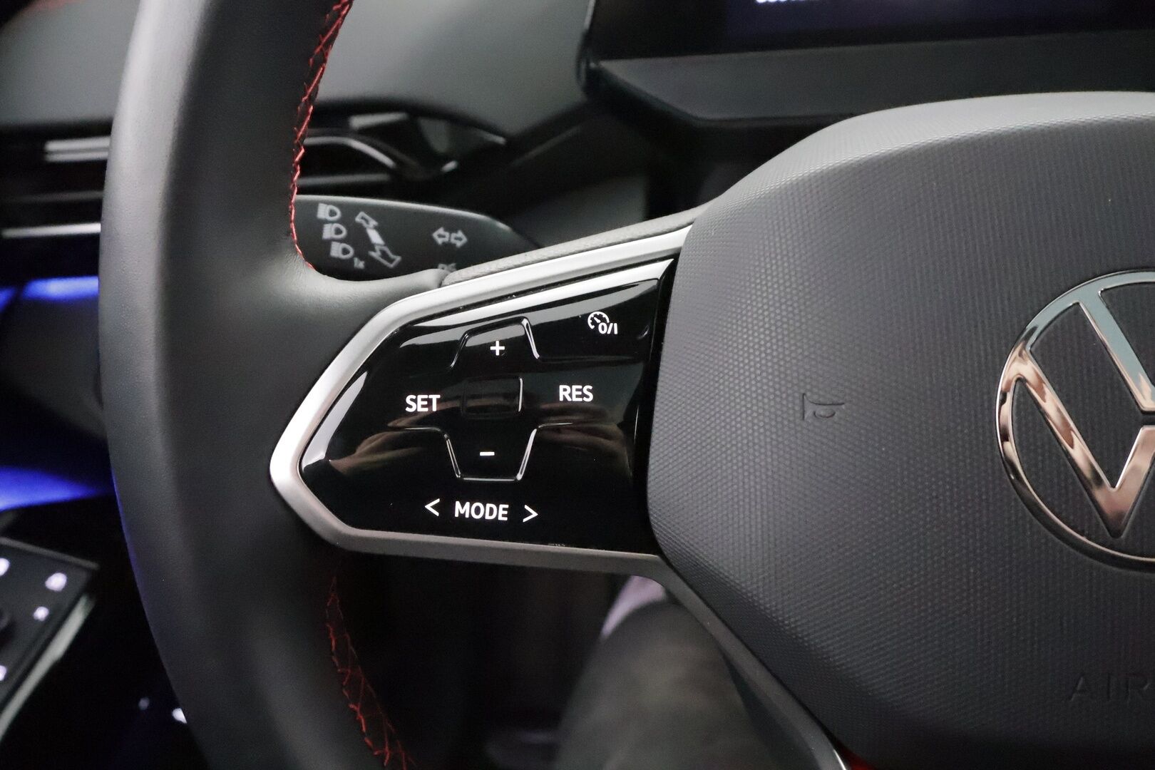 Volkswagen ID.4 2023 GTX Dual Motor AWD, akku 77 kWh * ACC / ILP / Koukku / 360° / Lasikatto / IQ.Light / Navi / Keyless / Puolinahat * - 1.Om Suomi-auto / Kahdet renkaat aluvanteilla / Merkkihuollettu - HULLUT AVAJAISHULINAT KORKOTARJOUS 3,29 %