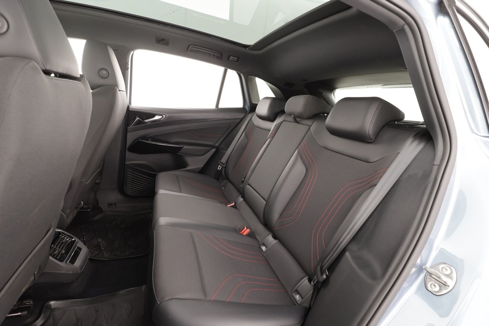 Volkswagen ID.4 2023 GTX Dual Motor AWD, akku 77 kWh * ACC / ILP / Koukku / 360° / Lasikatto / IQ.Light / Navi / Keyless / Puolinahat * - 1.Om Suomi-auto / Kahdet renkaat aluvanteilla / Merkkihuollettu - HULLUT AVAJAISHULINAT KORKOTARJOUS 3,29 %