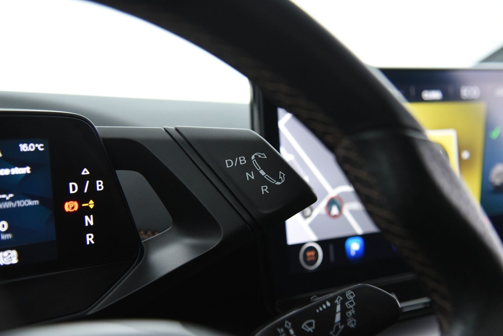 CUPRA Born 2023 e-Boost 170 kW 77 kWh / Lämpöpumppu / ACC / P-kamera / LED - 1-om Suomi-auto / Merkkihuollettu 09/25! / 2x Renkaat aluvantein!