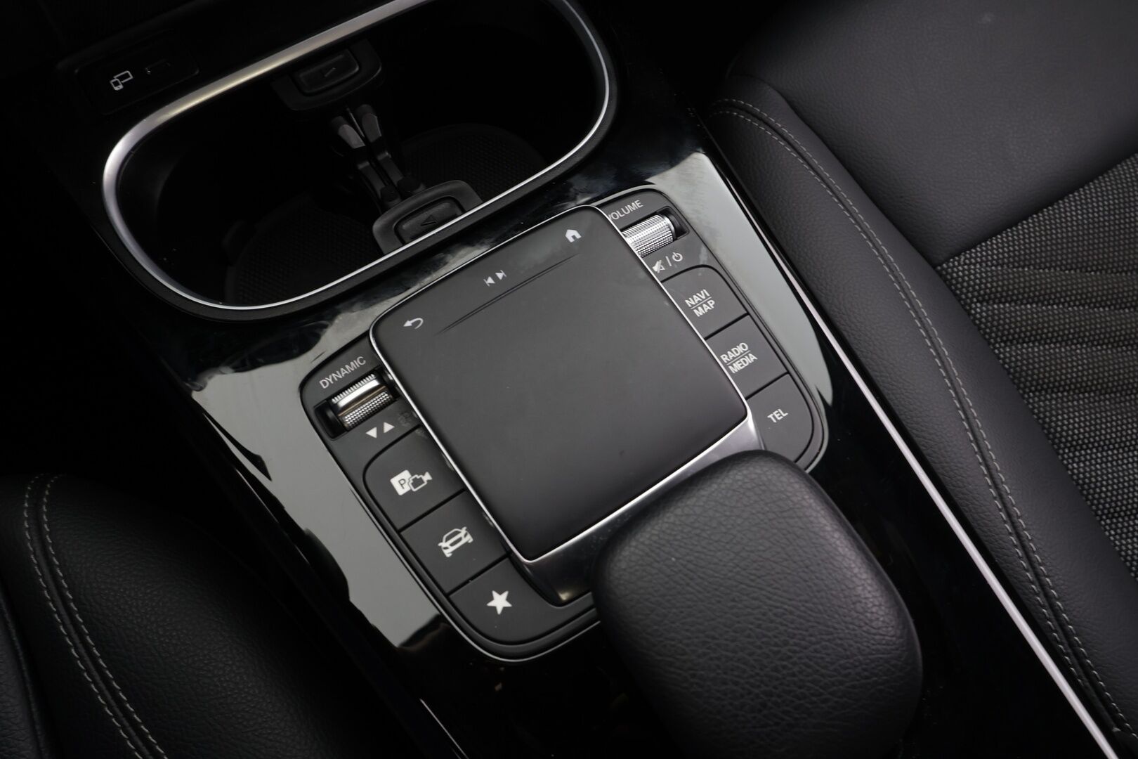 Mercedes-Benz CLA 2023 250 e A Business * 1.Om Suomi-auto / Vakkari / P.kamera / LED / Puolinahat * - 2x Renkaat ja vanteet! - HULLUT AVAJAISHULINAT KORKOTARJOUS 3,29 %