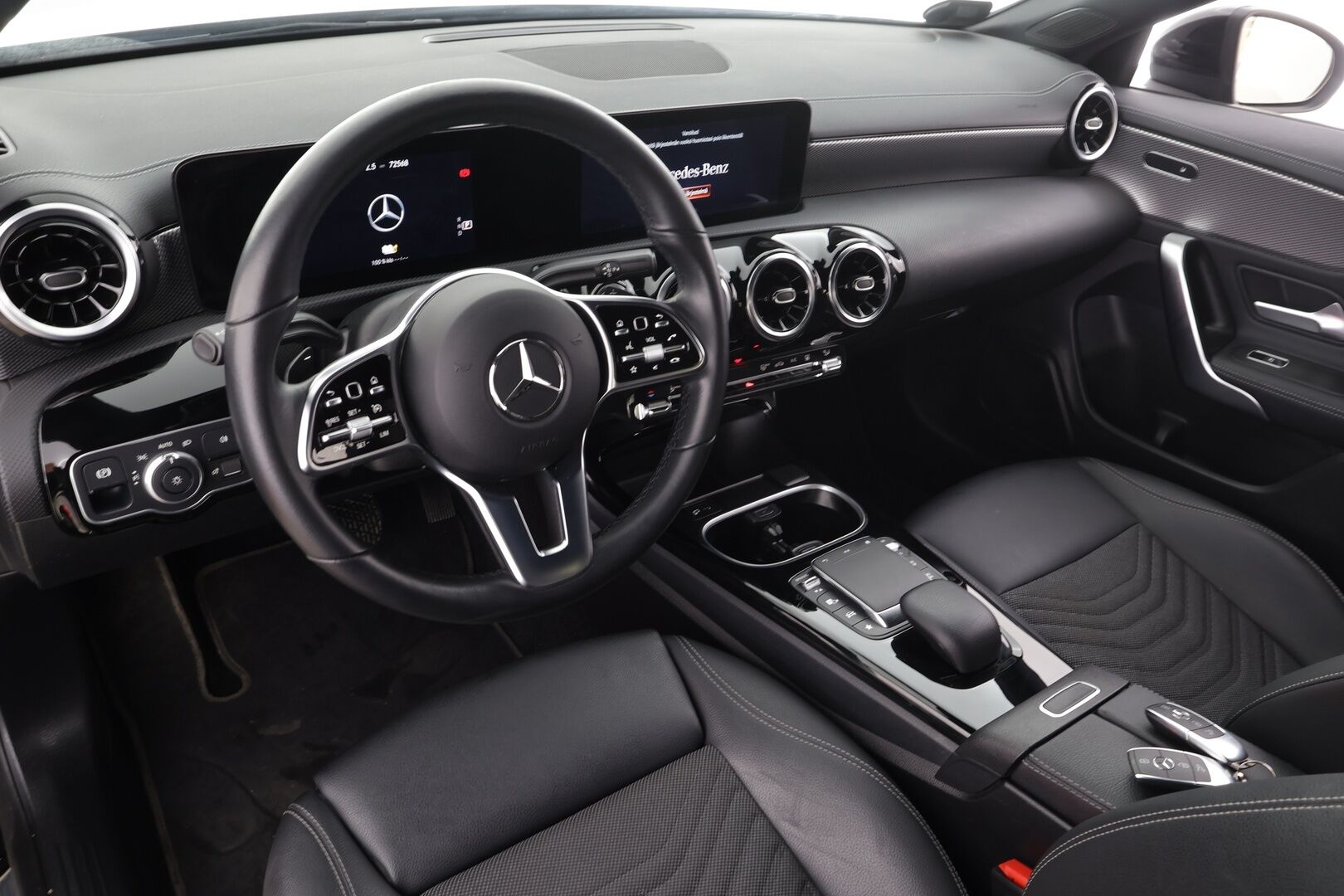 Mercedes-Benz CLA 2023 250 e A Business * 1.Om Suomi-auto / Vakkari / P.kamera / LED / Puolinahat * - 2x Renkaat ja vanteet!