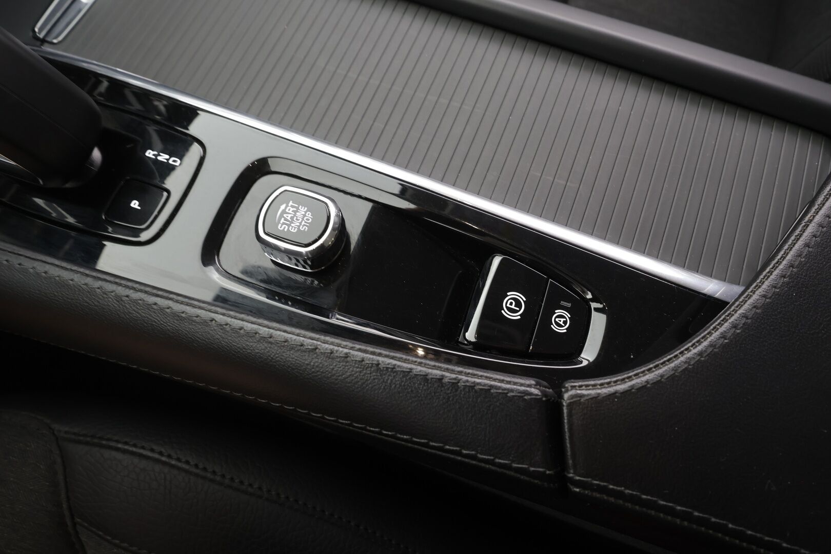 Volvo V90 2023 B4 MHEV Business Core aut - | 1-om Suomi-auto| Webasto | Koukku | ACC | LED | P.Tutka | Puolinahat | Navi | Kaistavahti | Keyless | Apple&Android | Kahdet renkaat | Merkkihuollot | 