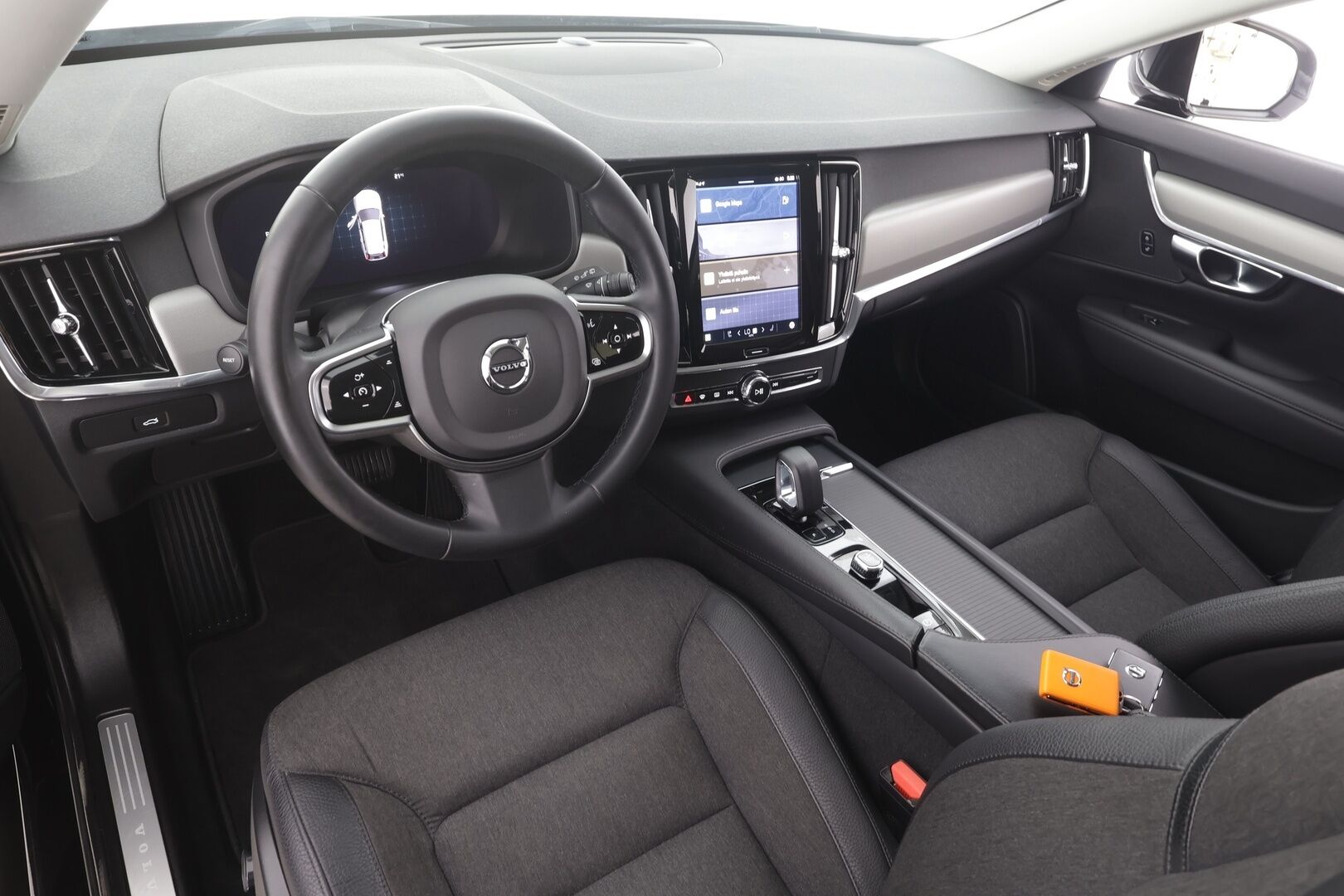 Volvo V90 2023 B4 MHEV Business Core aut - | Webasto | Koukku | ACC | LED | P.Tutka | Puolinahat | Navi | Kaistavahti | Keyless | Apple&Android | 1-om Suomi-auto | Kahdet renkaat | Merkkihuollot |