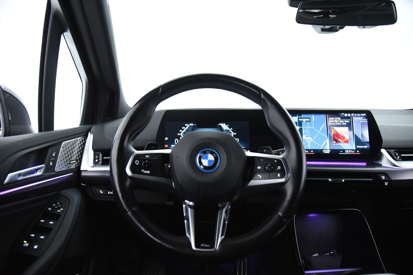 BMW 225 2023 U06 Active Tourer 225e xDrive Charged Edition M Sport / ACC/ H&K / Widescreen / P-kamera / - 3,99 % KORKOTARJOUS TÄHÄN AUTOON 21.9. ASTI! - 1-om Suomi-auto / Tehtaan vetokoukku / Merkkiliikkeen huoltohistoria / 2x BMW aluvanteet / 