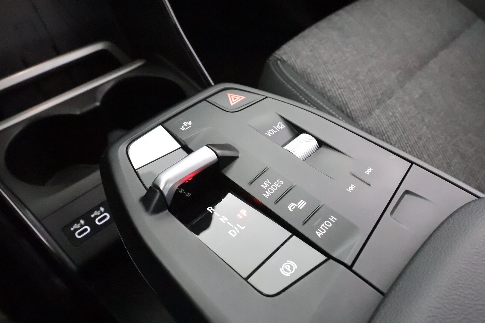 BMW 225 2023 U06 Active Tourer 225e xDrive Charged Edition * ACC / H&K / Comfort Access / P.kamera / Adapt.LED / Navi * - 1.Om Suomi-auto / Kahdet renkaat aluvanteilla - HULLU BLACKWEEK KORKOTARJOUS 2,49%