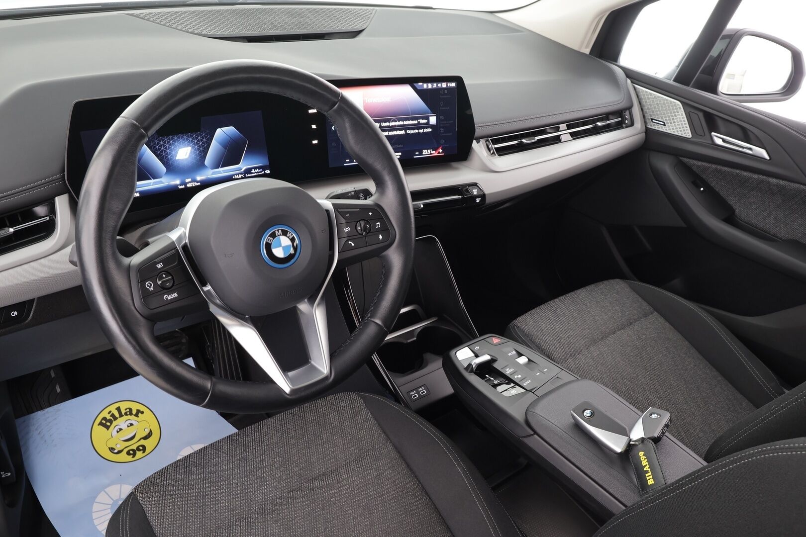 BMW 225 2023 U06 Active Tourer 225e xDrive Charged Edition * ACC / H&K / Comfort Access / P.kamera / Adapt.LED / Navi * - 1.Om Suomi-auto / Kahdet renkaat aluvanteilla - HULLU BLACKWEEK KORKOTARJOUS 2,49%