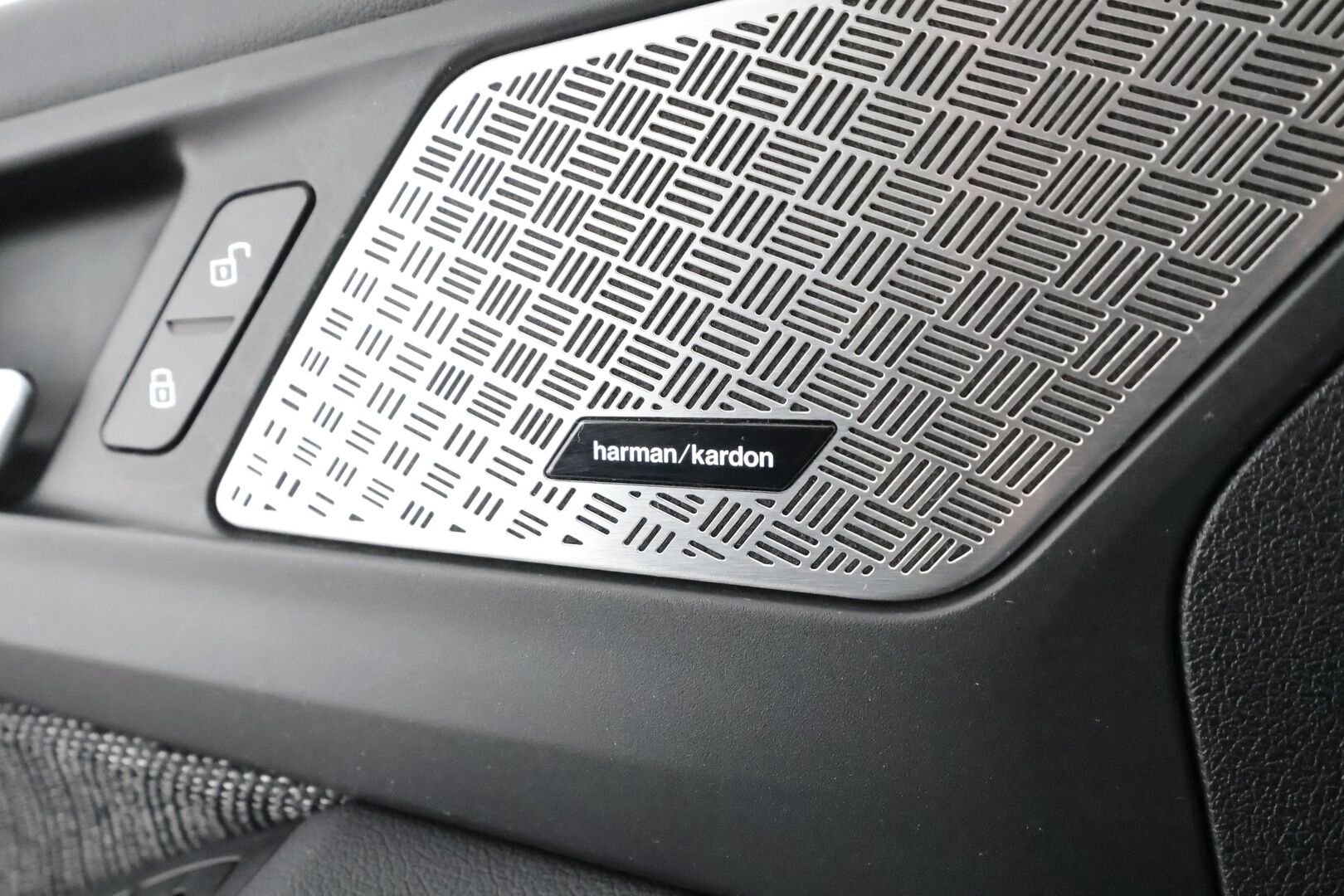 BMW 225 2023 U06 Active Tourer 225e xDrive Charged Edition * ACC / H&K / Comfort Access / P.kamera / Adapt.LED / Navi * - 1.Om Suomi-auto / Kahdet renkaat aluvanteilla - HULLU BLACKWEEK KORKOTARJOUS 2,49%