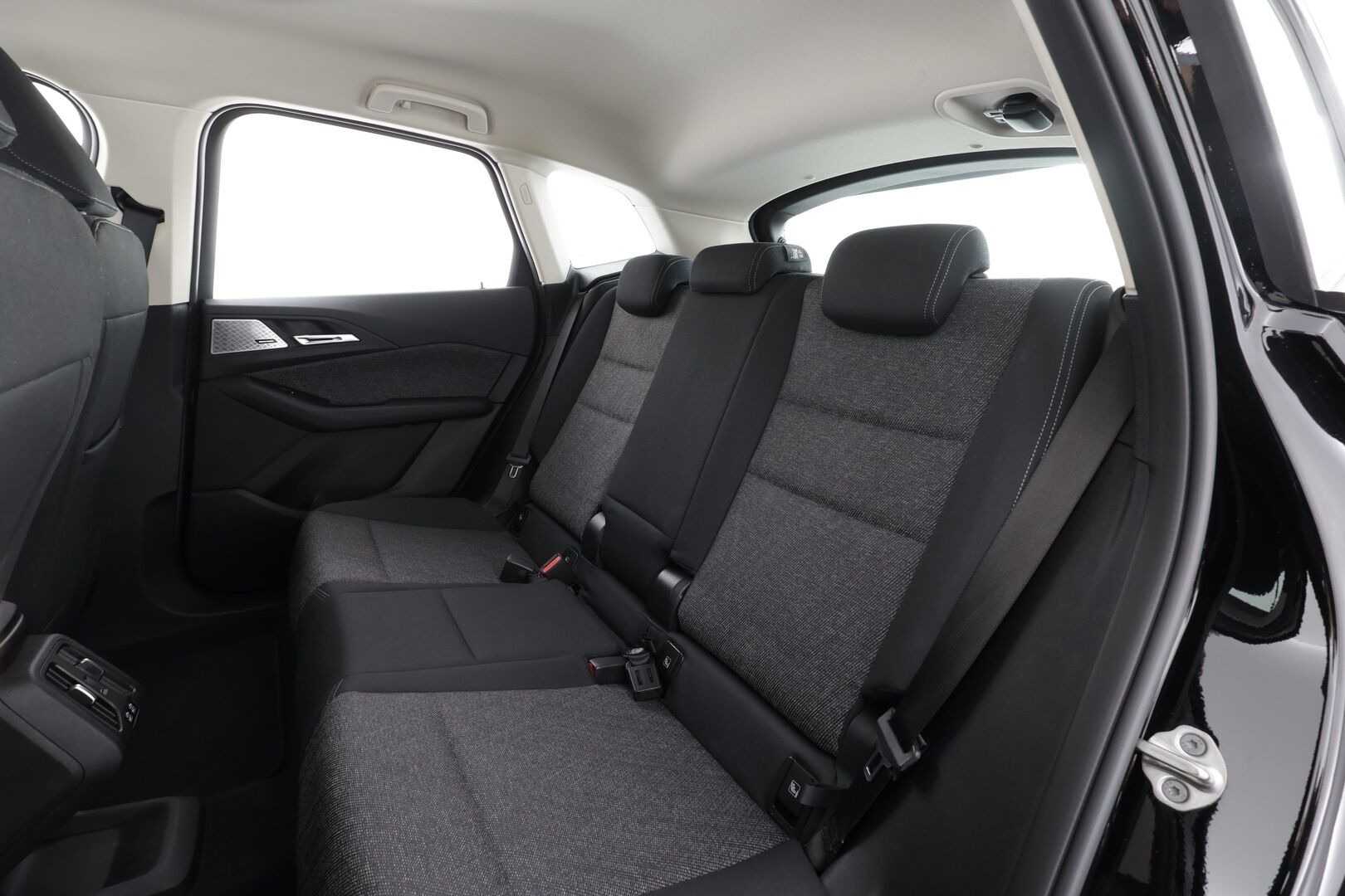 BMW 225 2023 U06 Active Tourer 225e xDrive Charged Edition * ACC / H&K / Comfort Access / P.kamera / Adapt.LED / Navi * - 1.Om Suomi-auto / Kahdet renkaat aluvanteilla - HULLU BLACKWEEK KORKOTARJOUS 2,49%