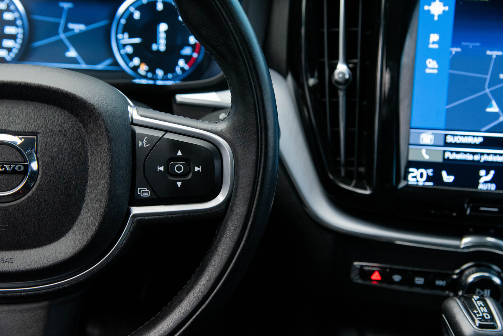 Volvo XC60 2019 D4 aut Momentum Advanced - Tulossa myyntiin! 