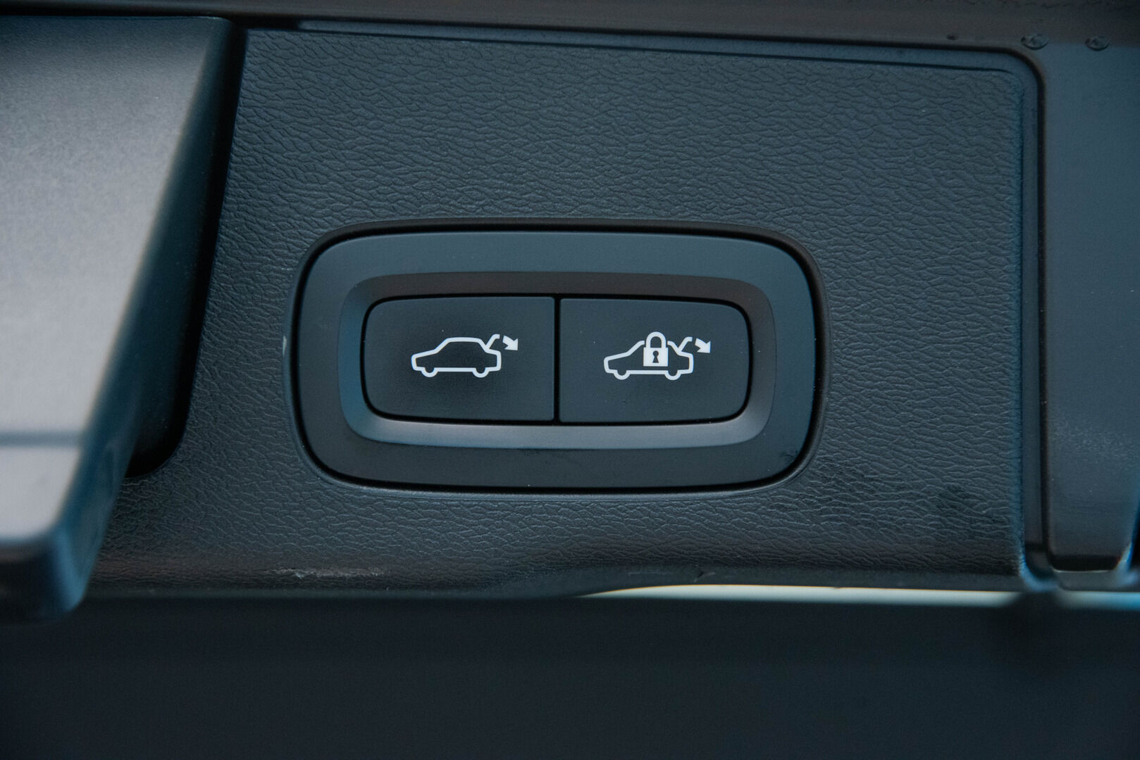 Volvo XC60 2019 D4 aut Momentum Advanced - Tulossa myyntiin! 