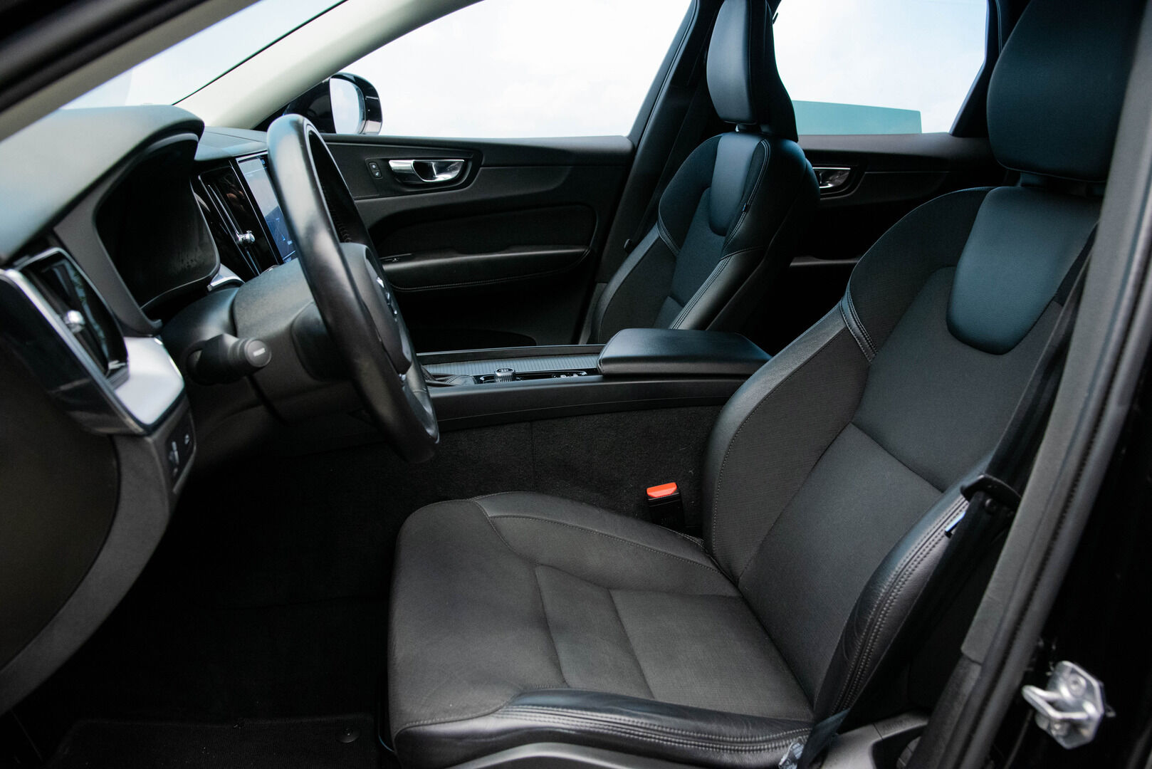 Volvo XC60 2019 D4 aut Momentum Advanced - Tulossa myyntiin! 