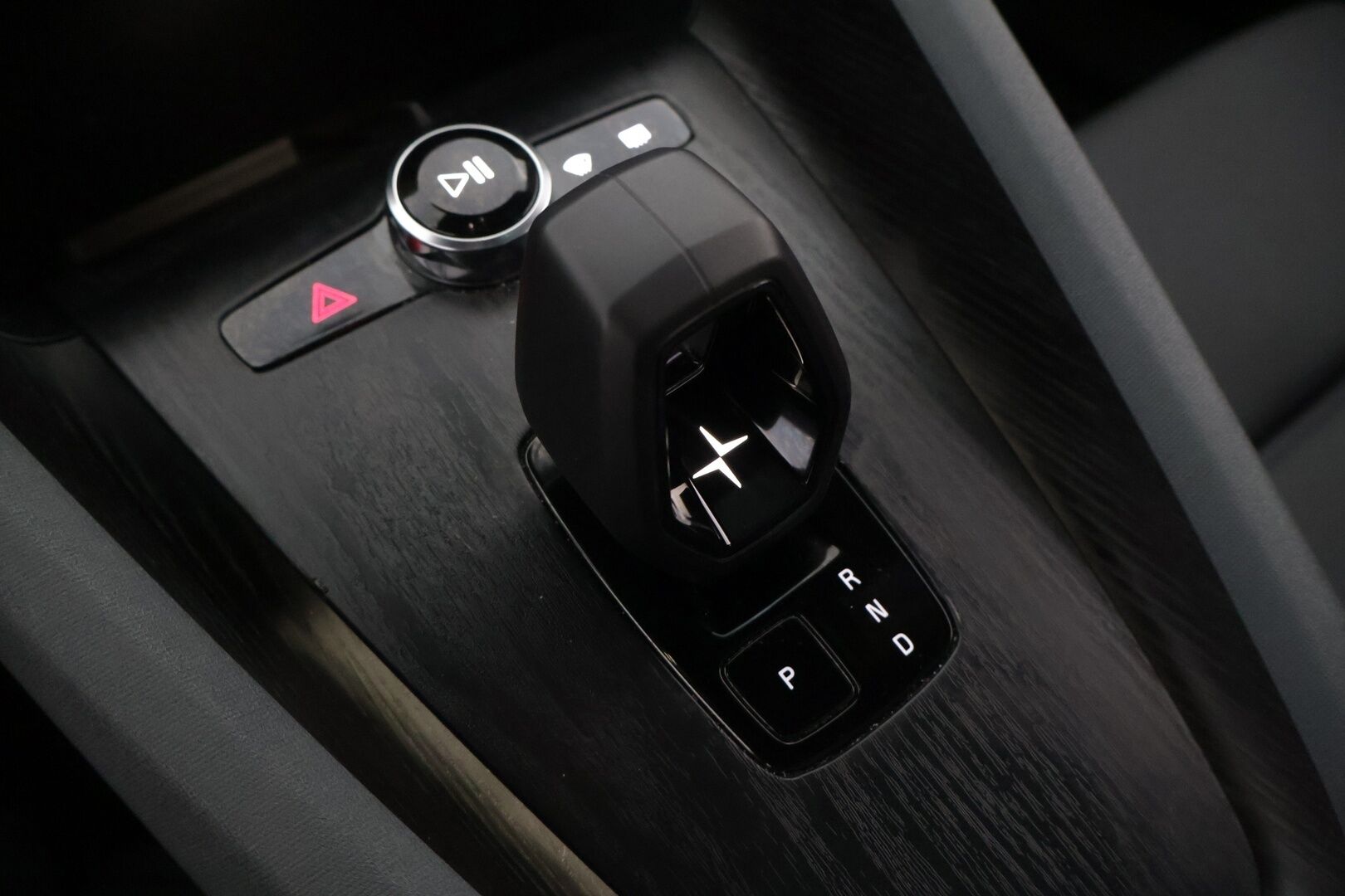 POLESTAR 2 2021 Launch Edition, 300kW, 78kWh *Pilot Plus / Vetokoukku / 360-kamera / Harman&Kardon* - *Juuri huollettu 9/25 / 2x Renkaat alumiinivantein / 20" vanteet kesäksi ja talveksi 19" / Panorama*