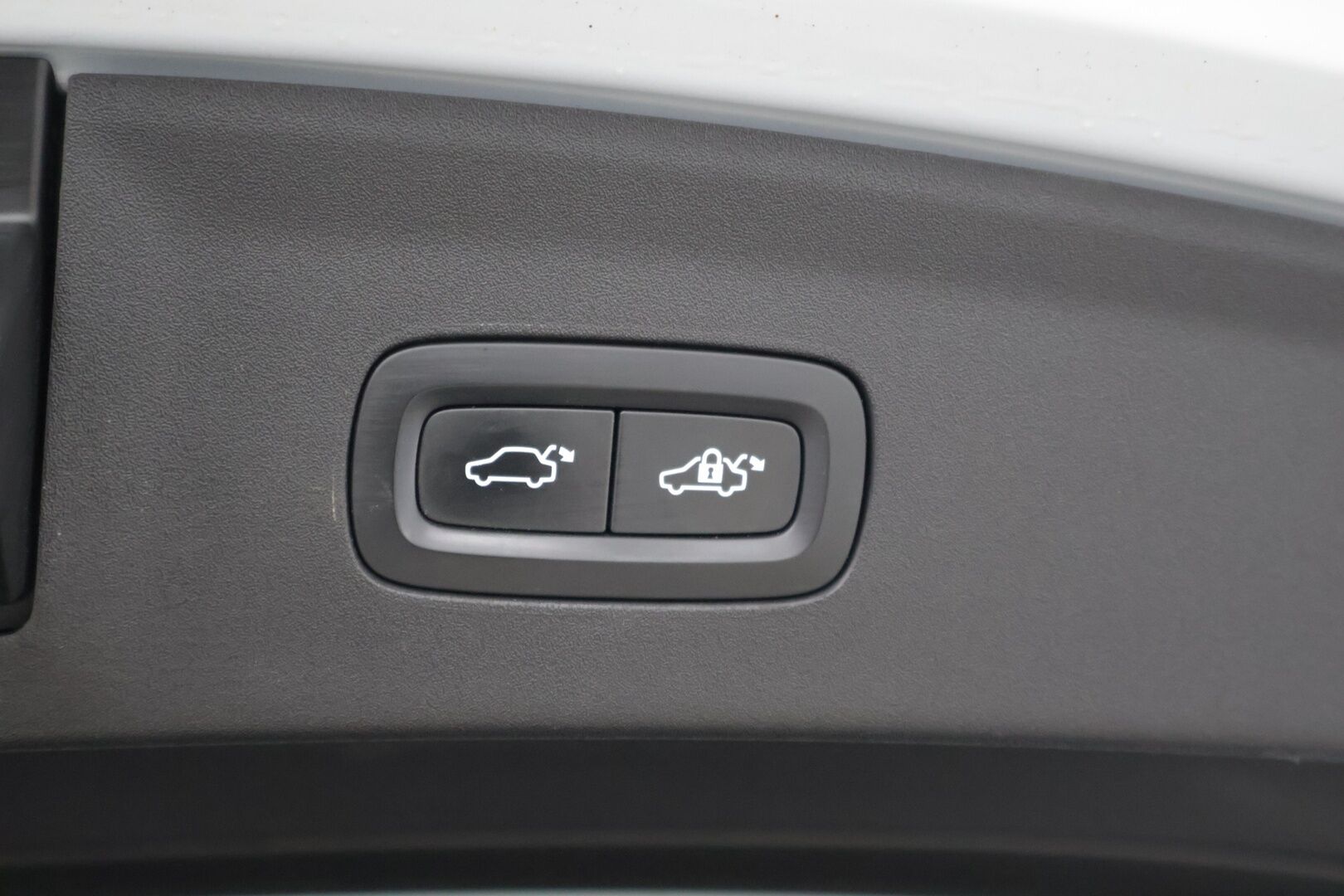 POLESTAR 2 2021 Launch Edition, 300kW, 78kWh *Pilot Plus / Vetokoukku / 360-kamera / Harman&Kardon* - *Juuri huollettu 9/25 / 2x Renkaat alumiinivantein / 20" vanteet kesäksi ja talveksi 19" / Panorama*