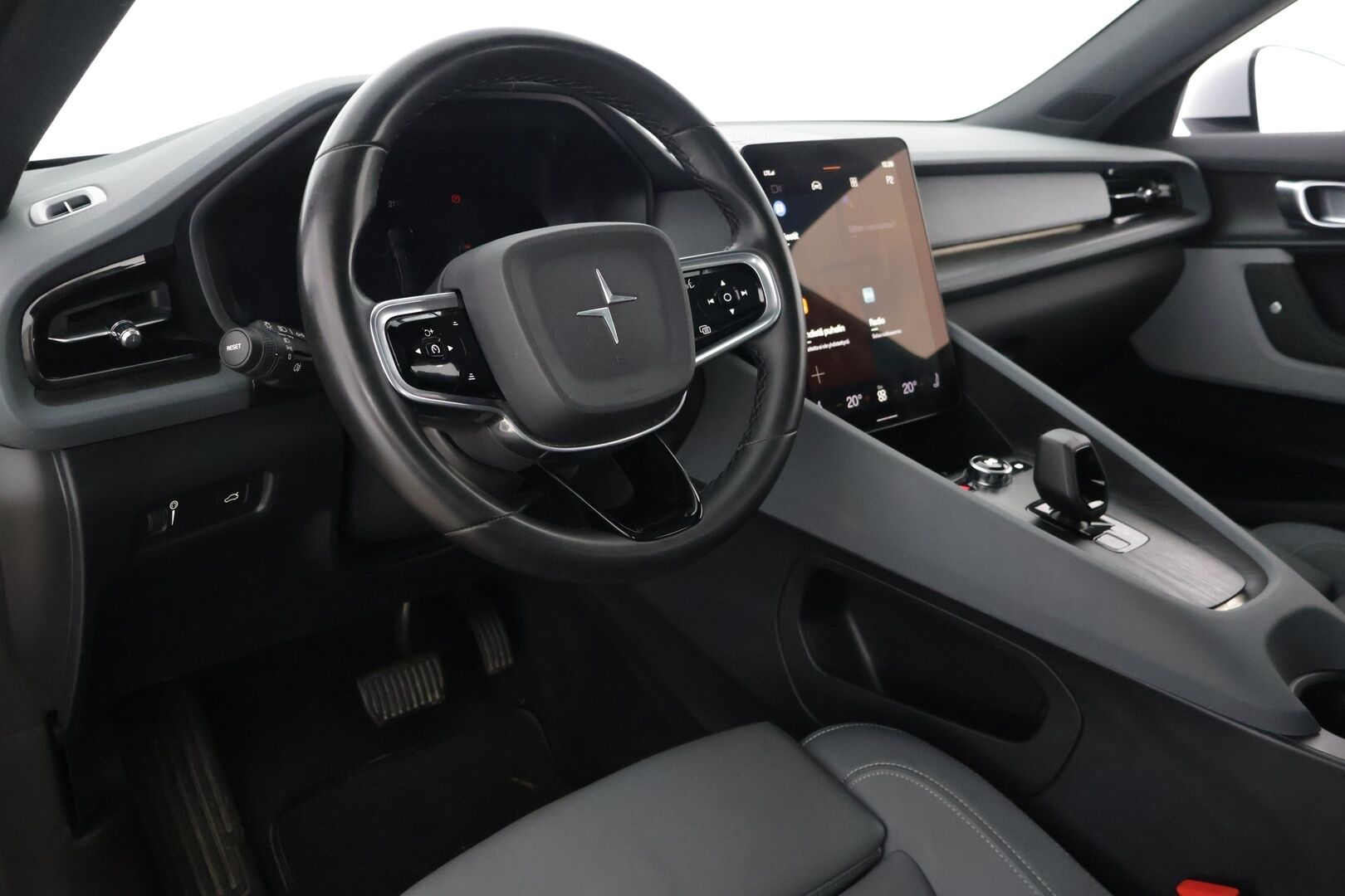 POLESTAR 2 2021 Launch Edition, 300kW, 78kWh *Pilot Plus / Vetokoukku / 360-kamera / Harman&Kardon* - *Juuri huollettu 9/25 / 2x Renkaat alumiinivantein / 20" vanteet kesäksi ja talveksi 19" / Panorama*