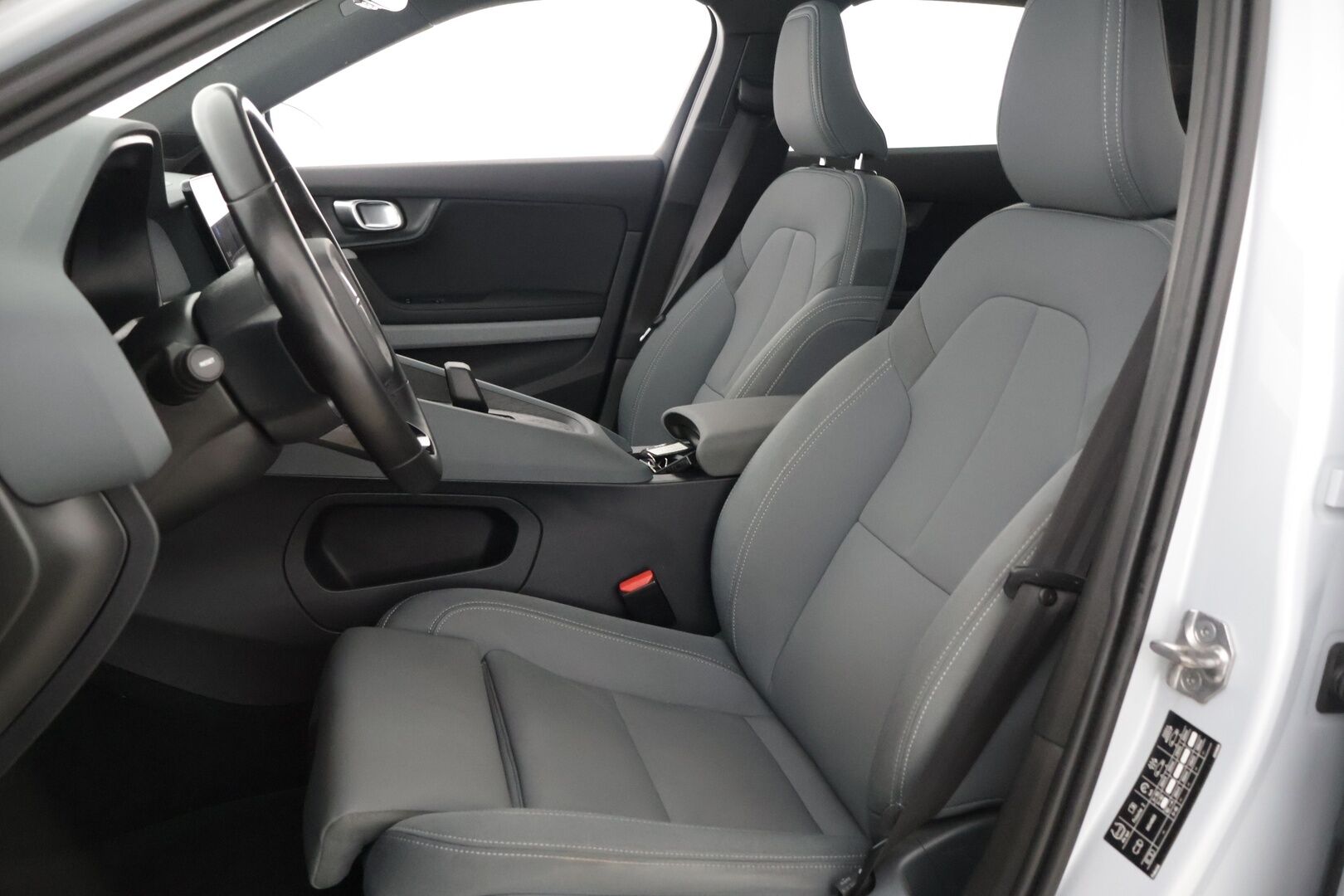 POLESTAR 2 2021 Launch Edition, 300kW, 78kWh *Pilot Plus / Vetokoukku / 360-kamera / Harman&Kardon* - *Juuri huollettu 9/25 / 2x Renkaat alumiinivantein / 20" vanteet kesäksi ja talveksi 19" / Panorama*