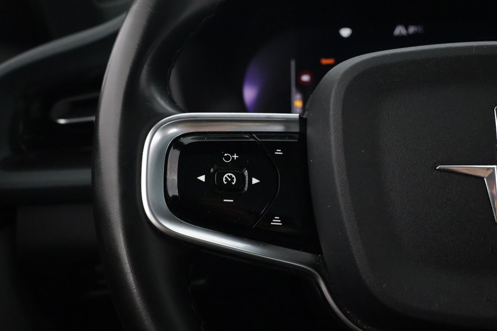 POLESTAR 2 2021 Launch Edition, 300kW, 78kWh *Pilot Plus / Vetokoukku / 360-kamera / Harman&Kardon* - *Juuri huollettu 9/25 / 2x Renkaat alumiinivantein / 20" vanteet kesäksi ja talveksi 19" / Panorama*