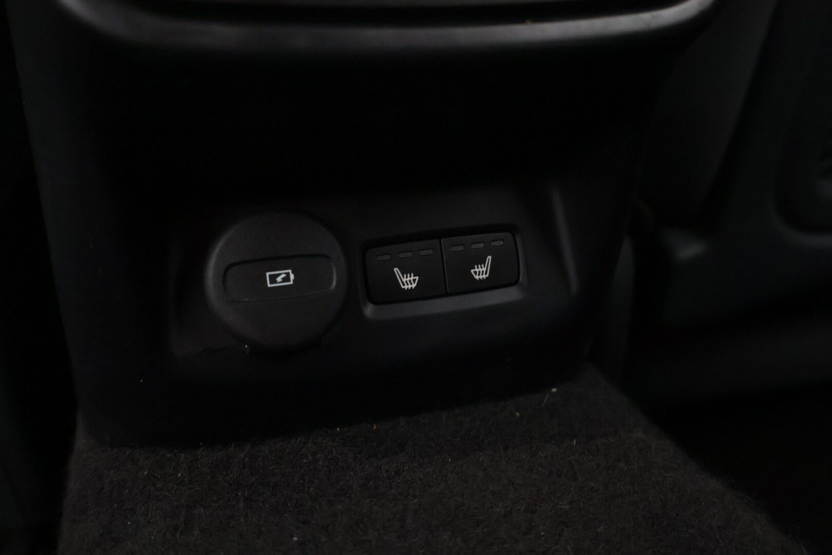 POLESTAR 2 2021 Launch Edition, 300kW, 78kWh *Pilot Plus / Vetokoukku / 360-kamera / Harman&Kardon* - *Juuri huollettu 9/25 / 2x Renkaat alumiinivantein / 20" vanteet kesäksi ja talveksi 19" / Panorama*