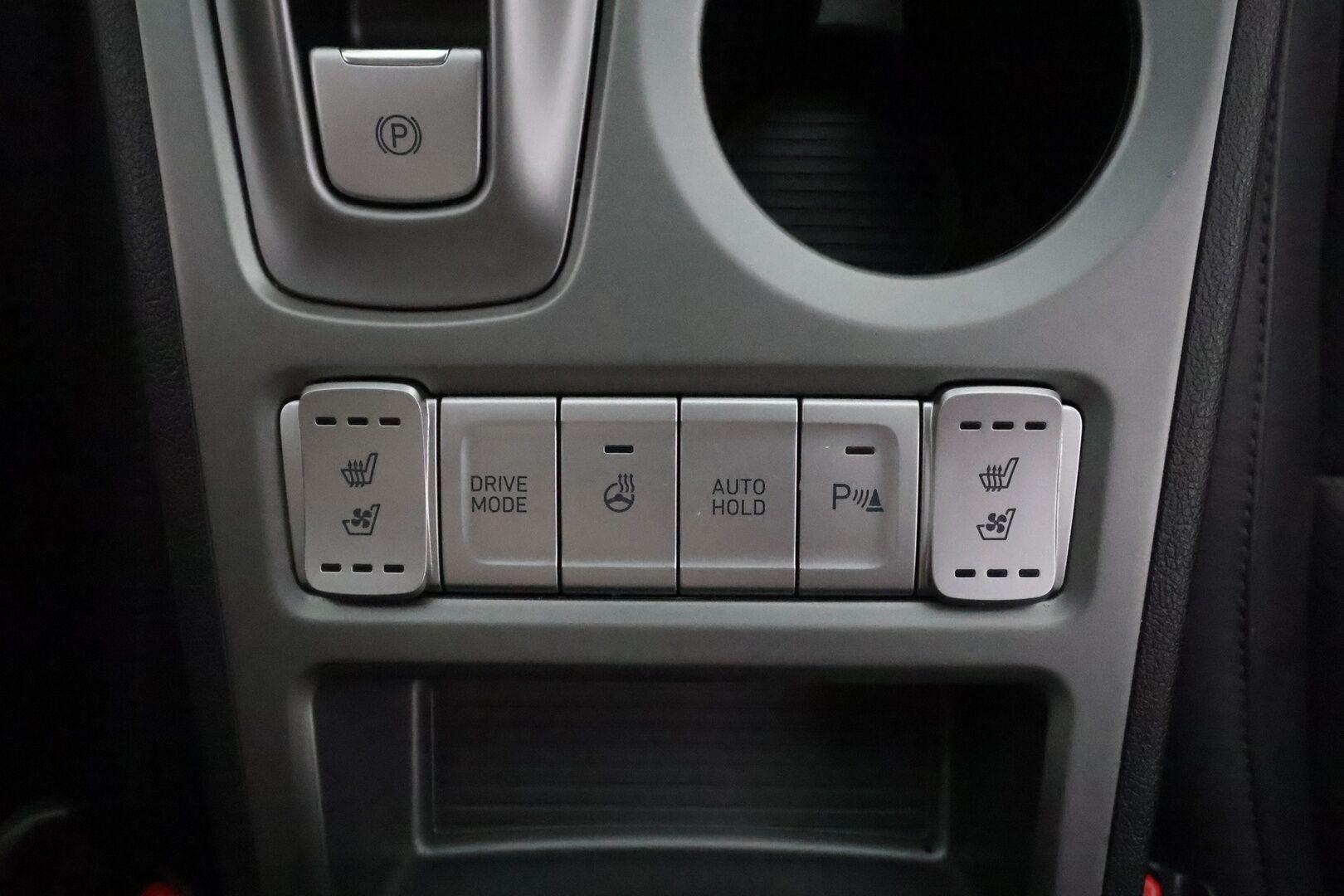 HYUNDAI KONA 2020 Electric 64 kWh 204hk advance plus **HUD / Adapt.vakkari / Krell Audio / P.kamera / Ilmastoidut nahat / KeylessGo** - Merkkihuollettu / Kahdet renkaat aluvanteilla / Ratinlämmitin / Lämpöpumppu / Sähköpenkit