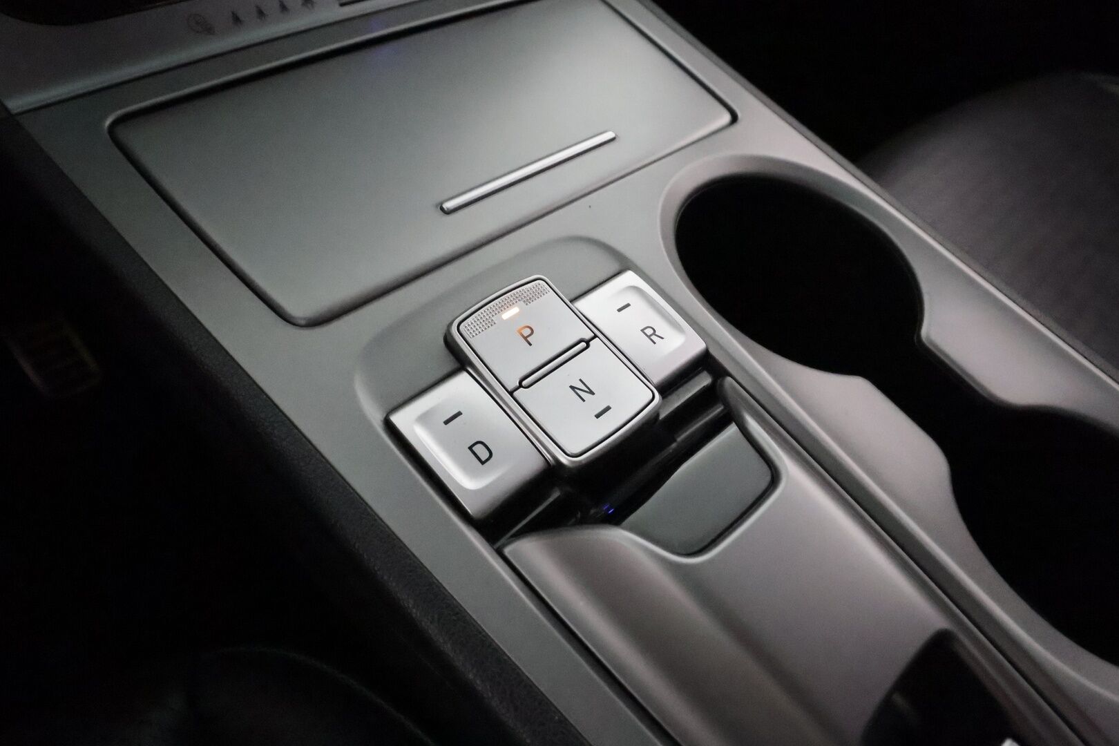 HYUNDAI KONA 2020 Electric 64 kWh 204hk advance plus **HUD / Adapt.vakkari / Krell Audio / P.kamera / Ilmastoidut nahat / KeylessGo** - Merkkihuollettu / Kahdet renkaat aluvanteilla / Ratinlämmitin / Lämpöpumppu / Sähköpenkit