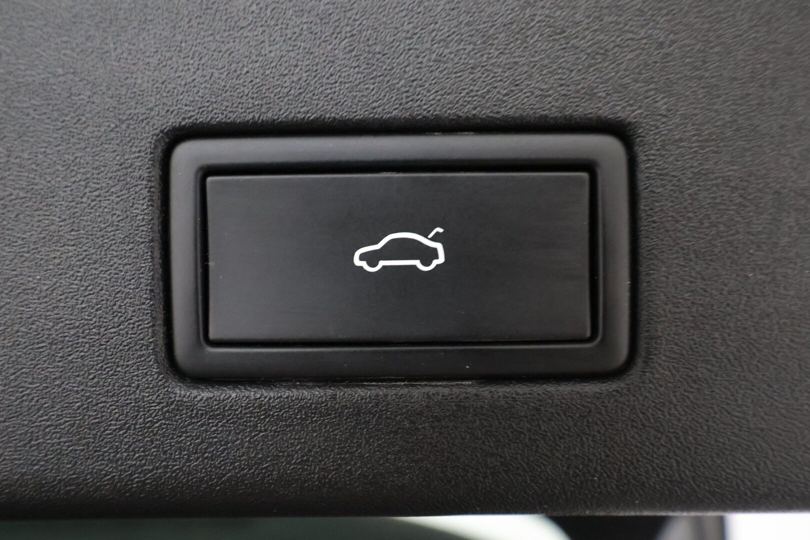 Volkswagen ID.4 2023 Pro 128 kW, akku 77 kWh - | ACC | ILP | Nahka-alcantara | 360° | Travel Assist | Side Assist | Lämm. ratti | Lämm. tuulilasi | Sähk. takaluukku | 2x renkaat vanteineen |