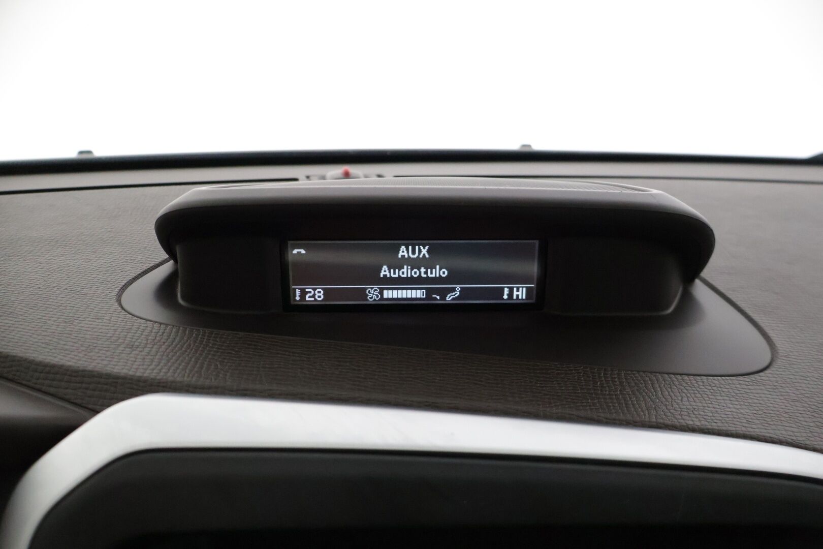 Volvo XC60 2011 D5 AWD Summum aut * Webasto / Kuskin Istuin Muistilla / Kessy / Koukku / Bluetooth / P.Tutkat * - * Kovilla varusteilla ja hyvällä pidolla ollut yksilö kaksilla asiallisilla renkailla ja vanteilla! * - HULLUT VÄLIPÄIVÄT KORKOTARJOUS 2,49%