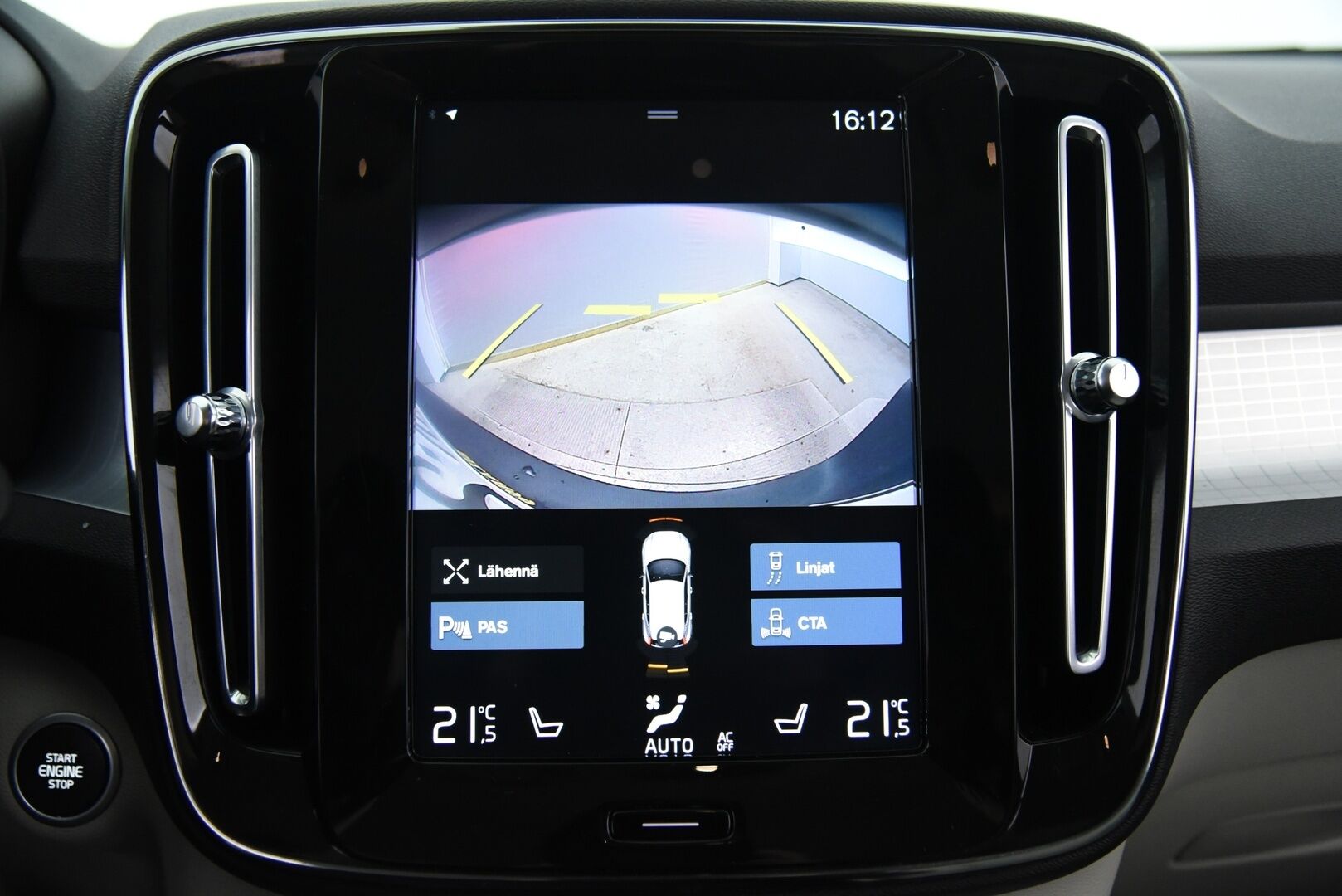 Volvo XC40 2020 T5 Twin Engine Business aut / Webasto / P-kamera / Vaaleat nahat / Vakkari / LED - BLIS / Jakopää vaihdettu / 2x renkaat / 