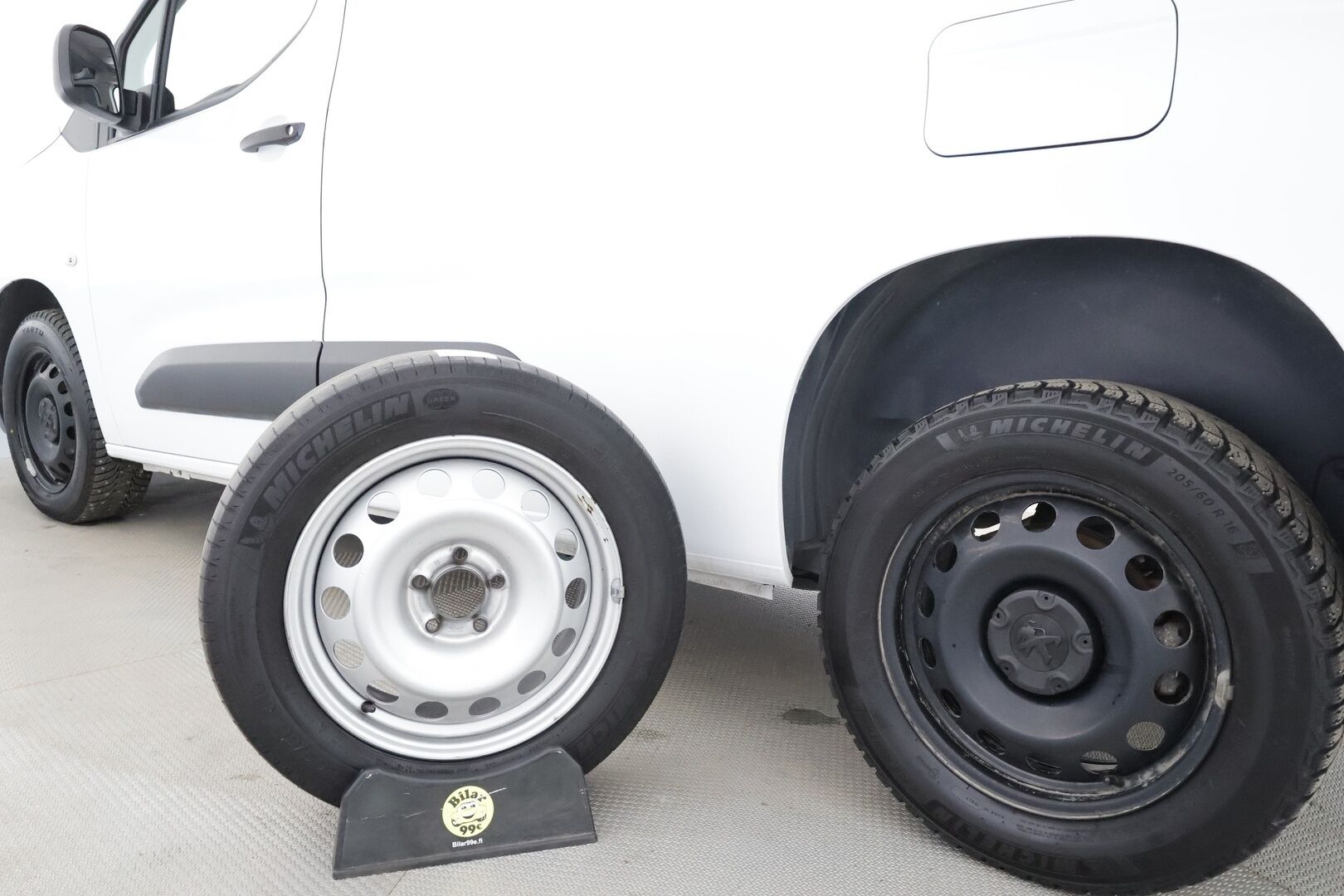 Peugeot Partner 2023 BlueHDi 130 EAT8-automaatti XL 2510 * Webasto / P.Kamera / Vakkari / Ilmastointi / Bluetooth * - Kahdet renkaat / Merkkihuollettu / Juuri huollettu