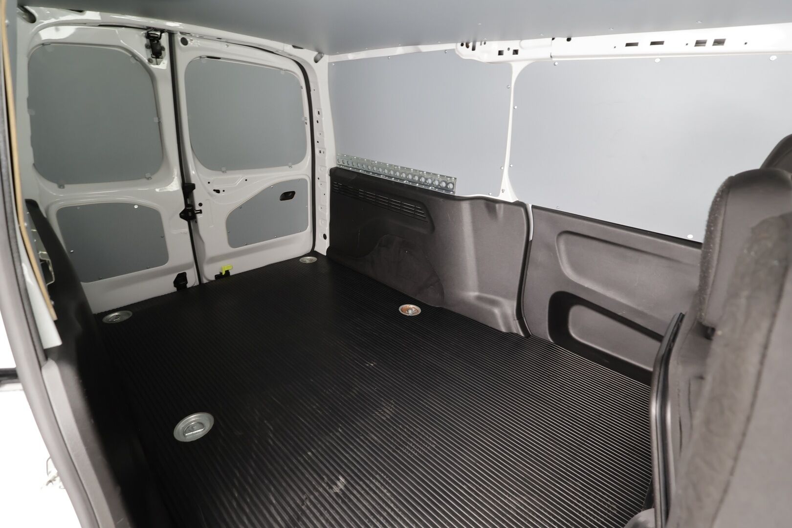 Peugeot Partner 2023 BlueHDi 130 EAT8-automaatti XL 2510 * Webasto / P.Kamera / Vakkari / Ilmastointi / Bluetooth * - Kahdet renkaat / Merkkihuollettu / Juuri huollettu