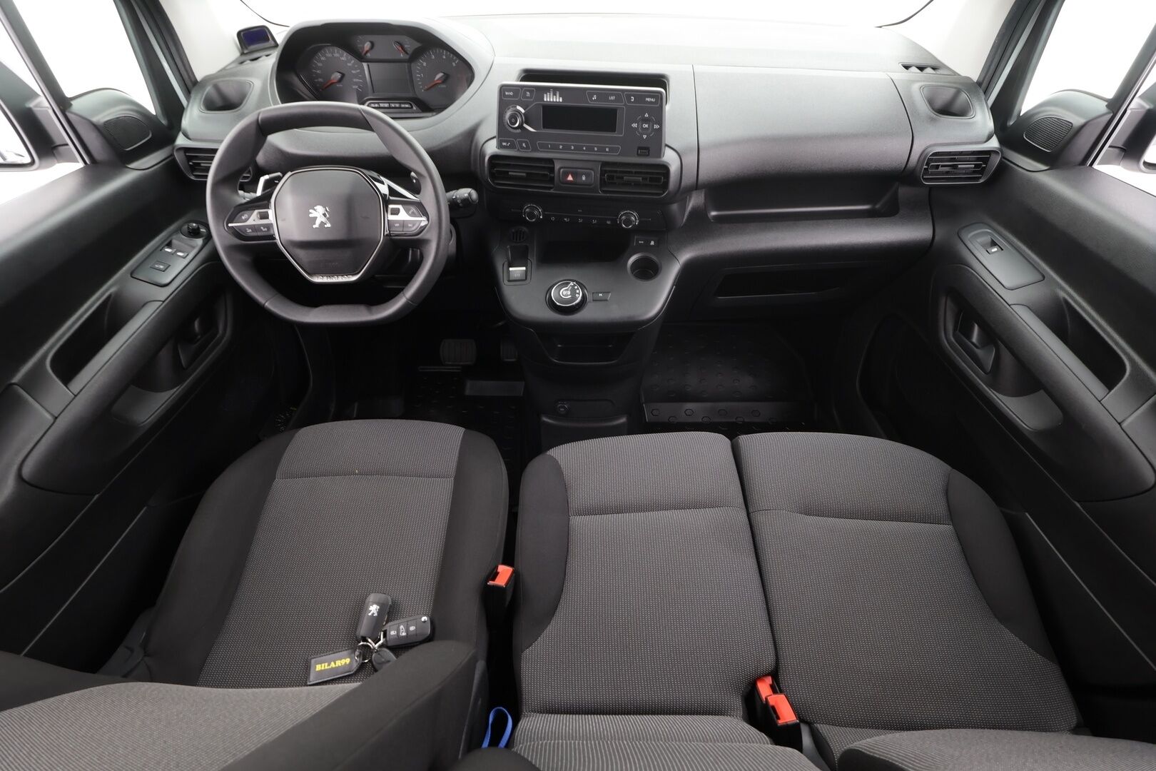 Peugeot Partner 2023 BlueHDi 130 EAT8-automaatti XL 2510 * Webasto / P.Kamera / Vakkari / Ilmastointi / Bluetooth * - Kahdet renkaat / Merkkihuollettu / Juuri huollettu