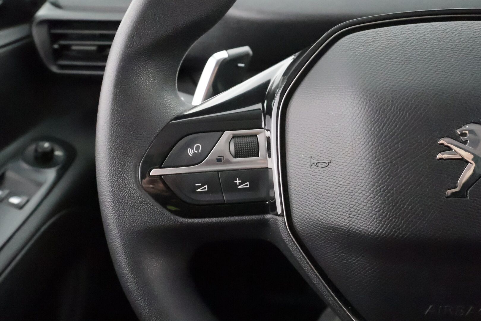 Peugeot Partner 2023 BlueHDi 130 EAT8-automaatti XL 2510 * Webasto / P.Kamera / Vakkari / Ilmastointi / Bluetooth * - Kahdet renkaat / Merkkihuollettu / Juuri huollettu