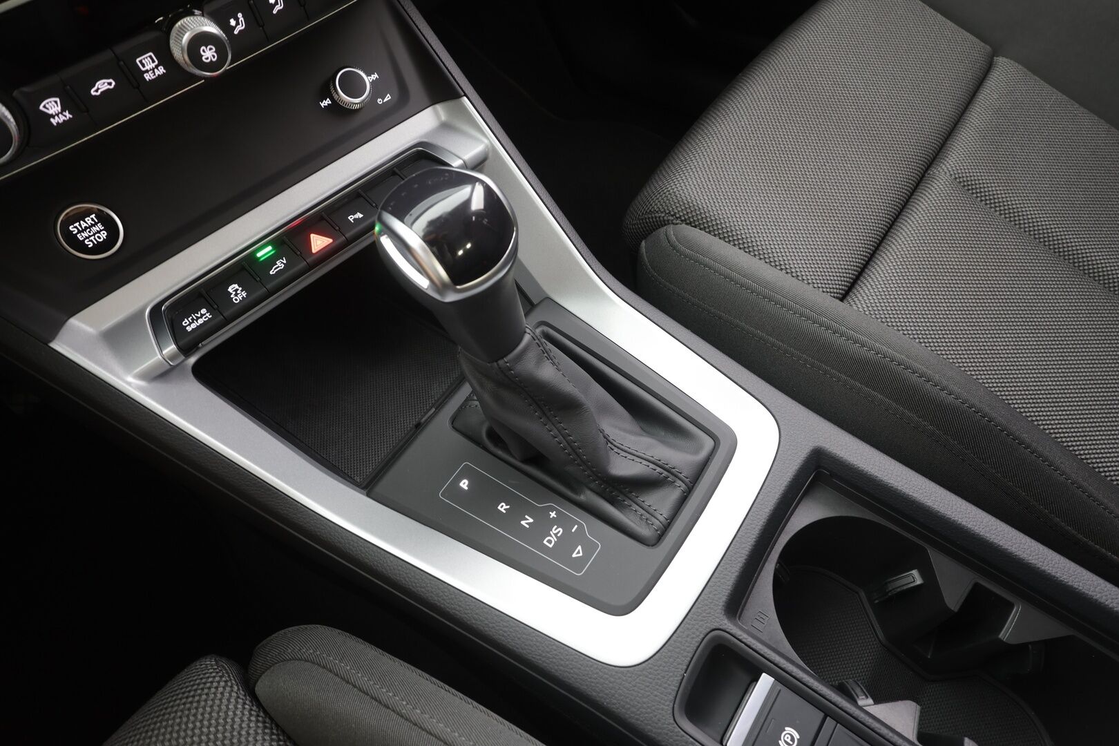 Audi Q3 2023 Sportback Progress 45 TFSI e 180 kW S tronic - | ACC | Koukku | Digimittaristo | Sporttipenkit | P.kamera | LED | Keyless | Sähk. takaluukku | Apple & Android | Merkkihuollot | 1-om suomiauto |
