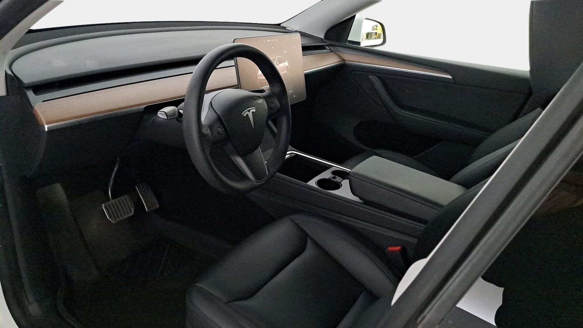 Tesla Model Y 2023 Long Range * ALV / Acceleration boost / Vetokoukku * - 3,99 % KORKOTARJOUS TÄHÄN AUTOON - * 1.om Suomiauto / Autopilot / Lämpöpumppu *