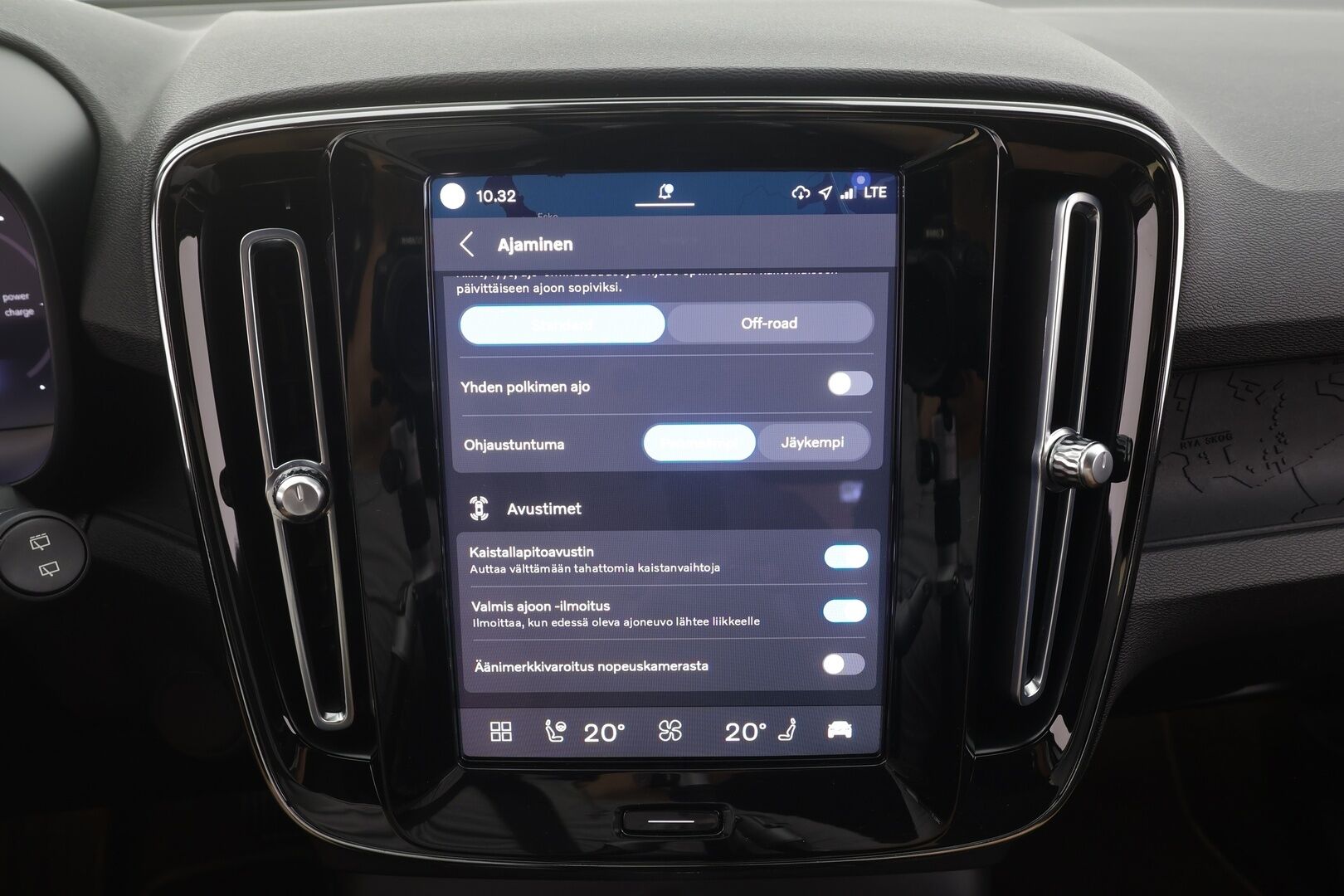 Volvo XC40 2023 Recharge Single Plus aut - | ACC | ILP | Koukku | P.Kamera | Muistipenkki | High Performance audio | LED | Apple&Android | Ratinlämmitys | Keyless | 1.Om Suomi-auto | Kahdet Renkaat | Merkkihuollettu |