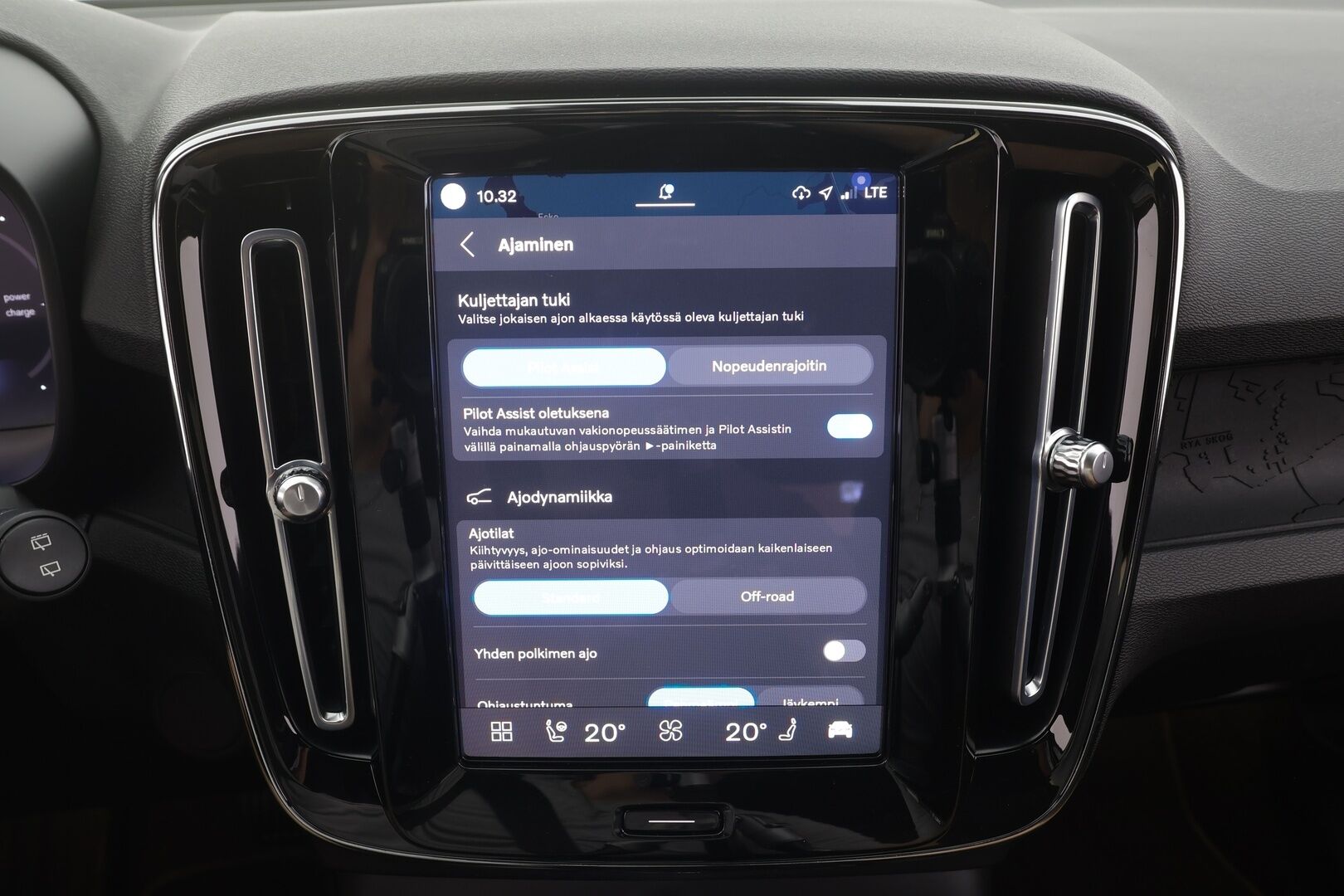 Volvo XC40 2023 Recharge Single Plus aut - | ACC | ILP | Koukku | P.Kamera | Muistipenkki | High Performance audio | LED | Apple&Android | Ratinlämmitys | Keyless | 1.Om Suomi-auto | Kahdet Renkaat | Merkkihuollettu |
