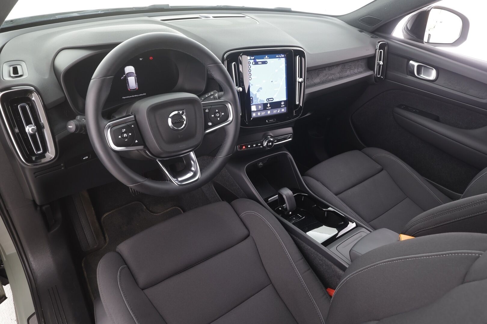 Volvo XC40 2023 Recharge Single Plus aut - | ACC | ILP | Koukku | P.Kamera | Muistipenkki | High Performance audio | LED | Apple&Android | Ratinlämmitys | Keyless | 1.Om Suomi-auto | Kahdet Renkaat | Merkkihuollettu |