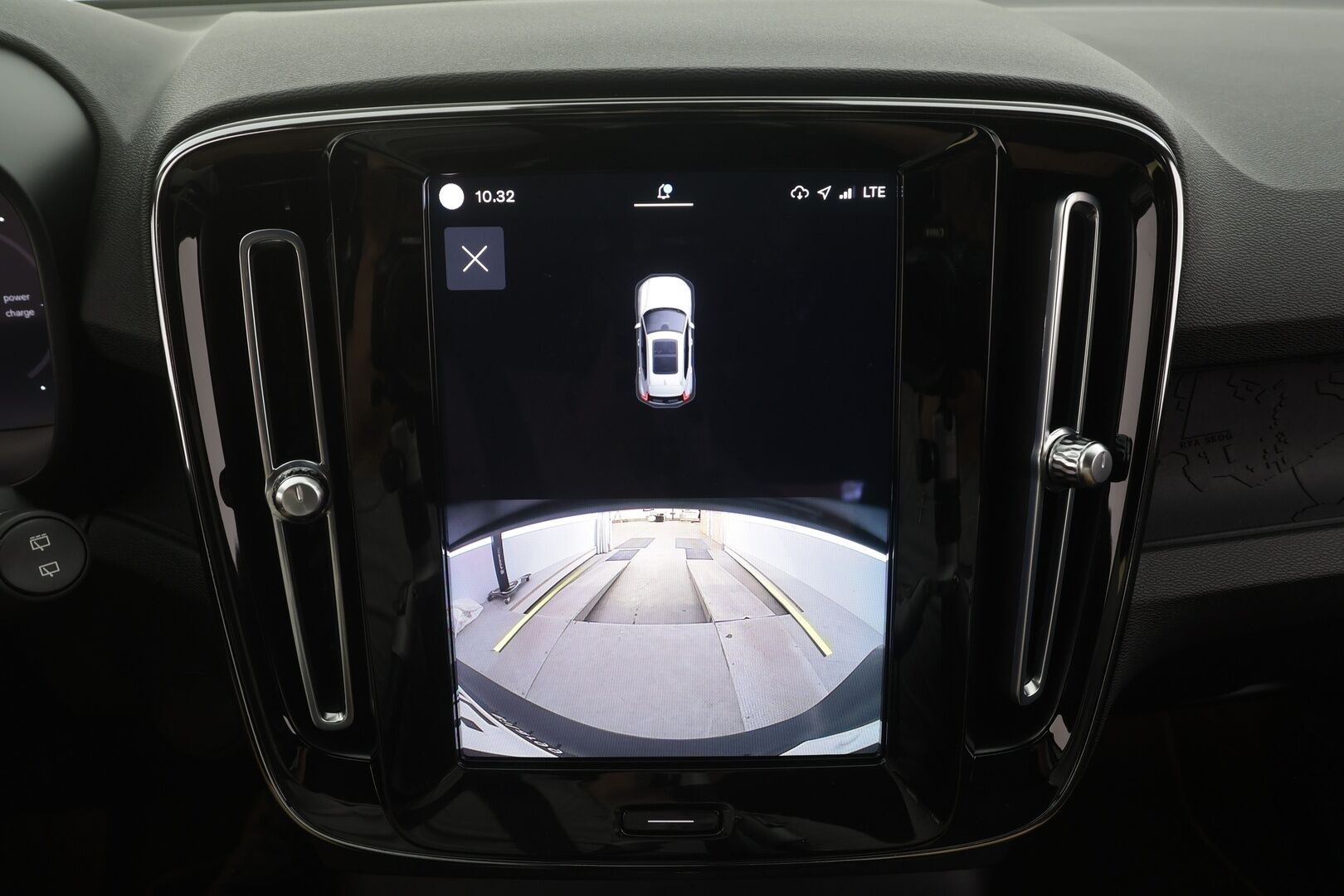 Volvo XC40 2023 Recharge Single Plus aut - | ACC | ILP | Koukku | P.Kamera | Muistipenkki | High Performance audio | LED | Apple&Android | Ratinlämmitys | Keyless | 1.Om Suomi-auto | Kahdet Renkaat | Merkkihuollettu |