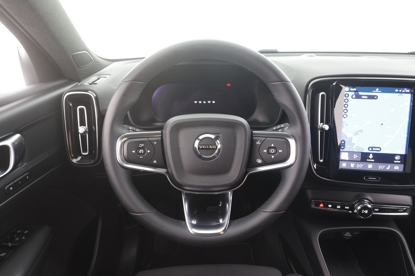 Volvo XC40 2023 Recharge Single Plus aut - | ACC | ILP | Koukku | P.Kamera | Muistipenkki | High Performance audio | LED | Apple&Android | Ratinlämmitys | Keyless | 1.Om Suomi-auto | Kahdet Renkaat | Merkkihuollettu |