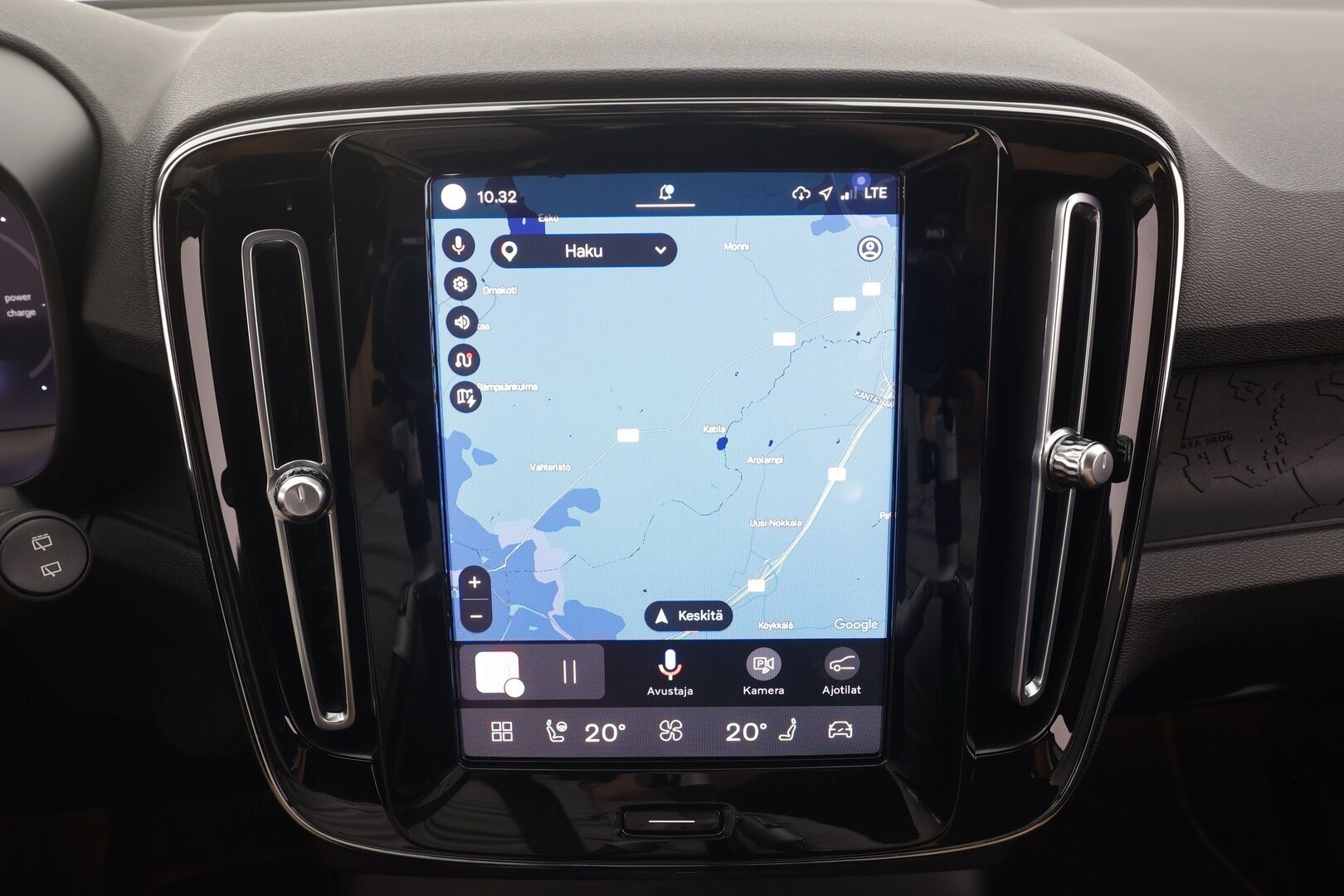 Volvo XC40 2023 Recharge Single Plus aut - | ACC | ILP | Koukku | P.Kamera | Muistipenkki | High Performance audio | LED | Apple&Android | Ratinlämmitys | Keyless | 1.Om Suomi-auto | Kahdet Renkaat | Merkkihuollettu |