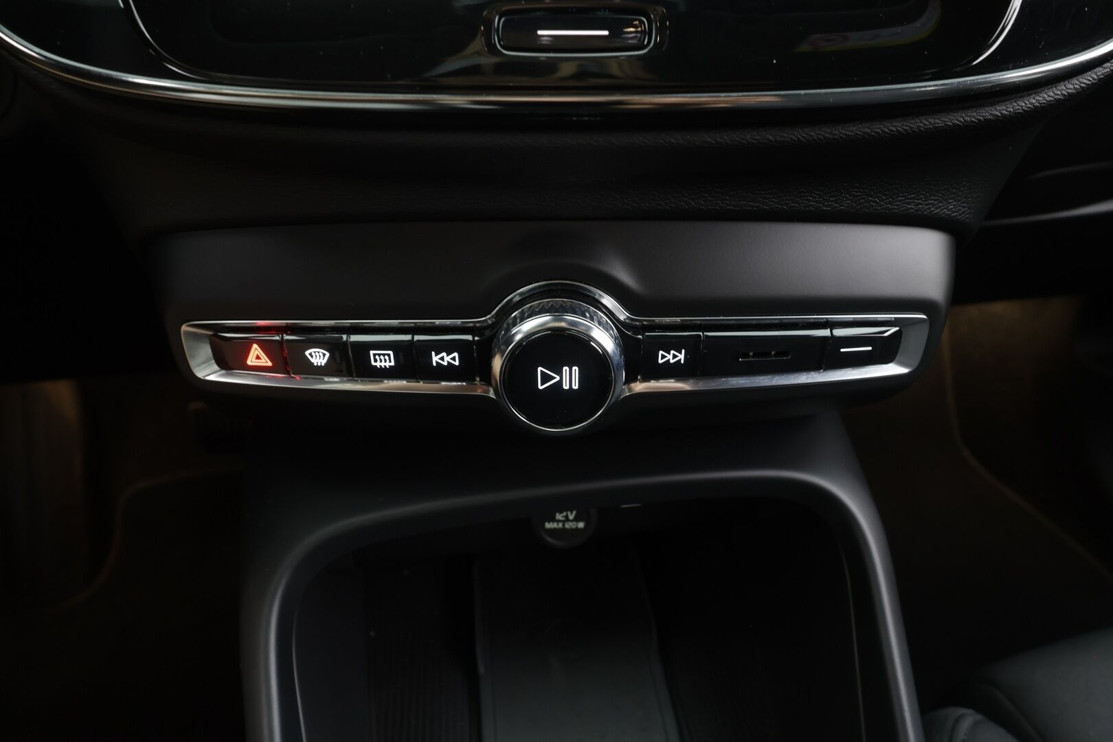 Volvo XC40 2023 Recharge Single Plus aut - | ACC | ILP | Koukku | P.Kamera | Muistipenkki | High Performance audio | LED | Apple&Android | Ratinlämmitys | Keyless | 1.Om Suomi-auto | Kahdet Renkaat | Merkkihuollettu |